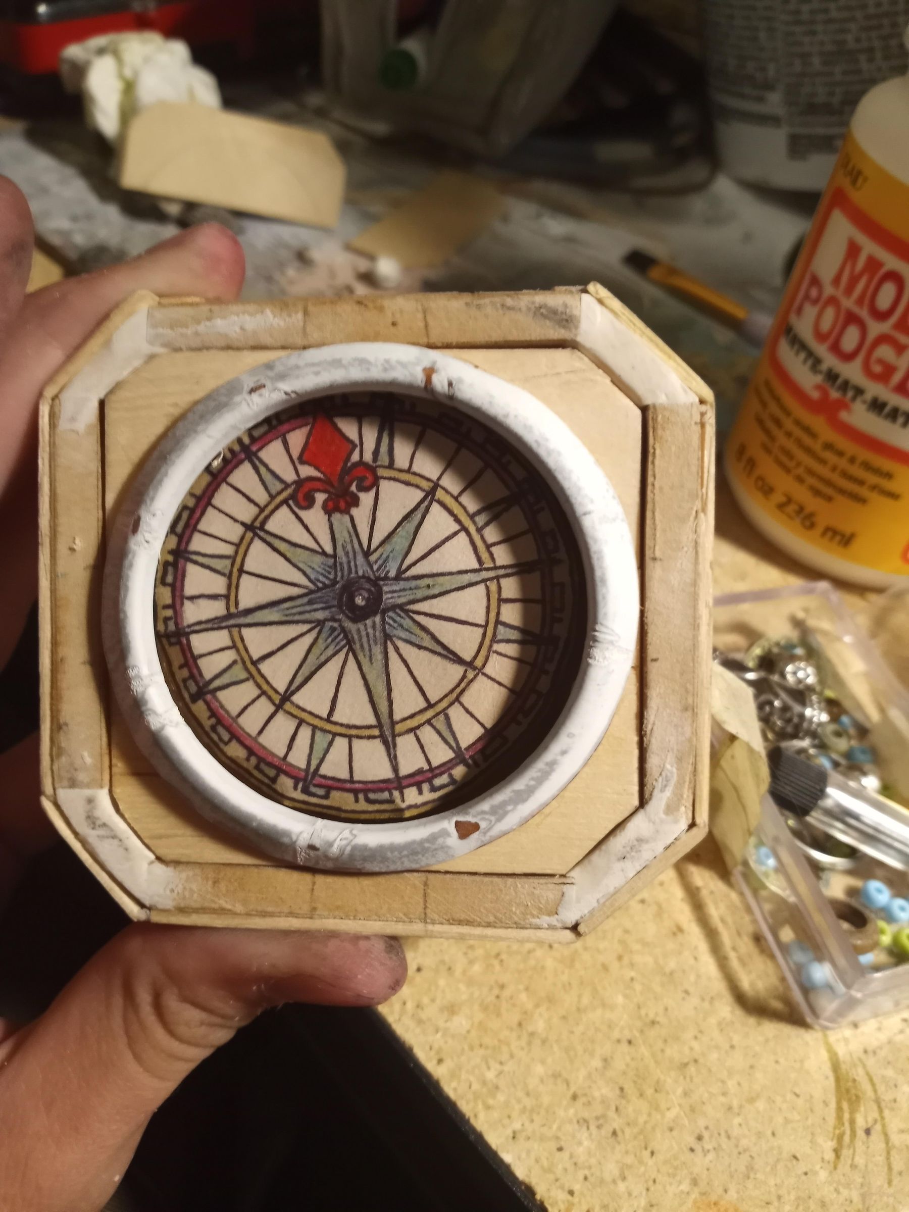 The Compass That Doesn't Point North 10 Steps (with Pictures