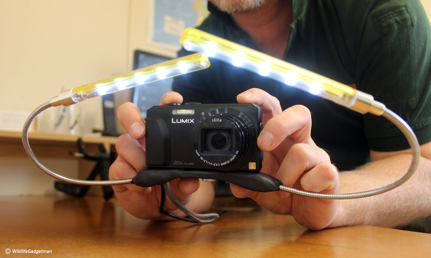 Create a Macro Lighting Rig for Compact Cameras