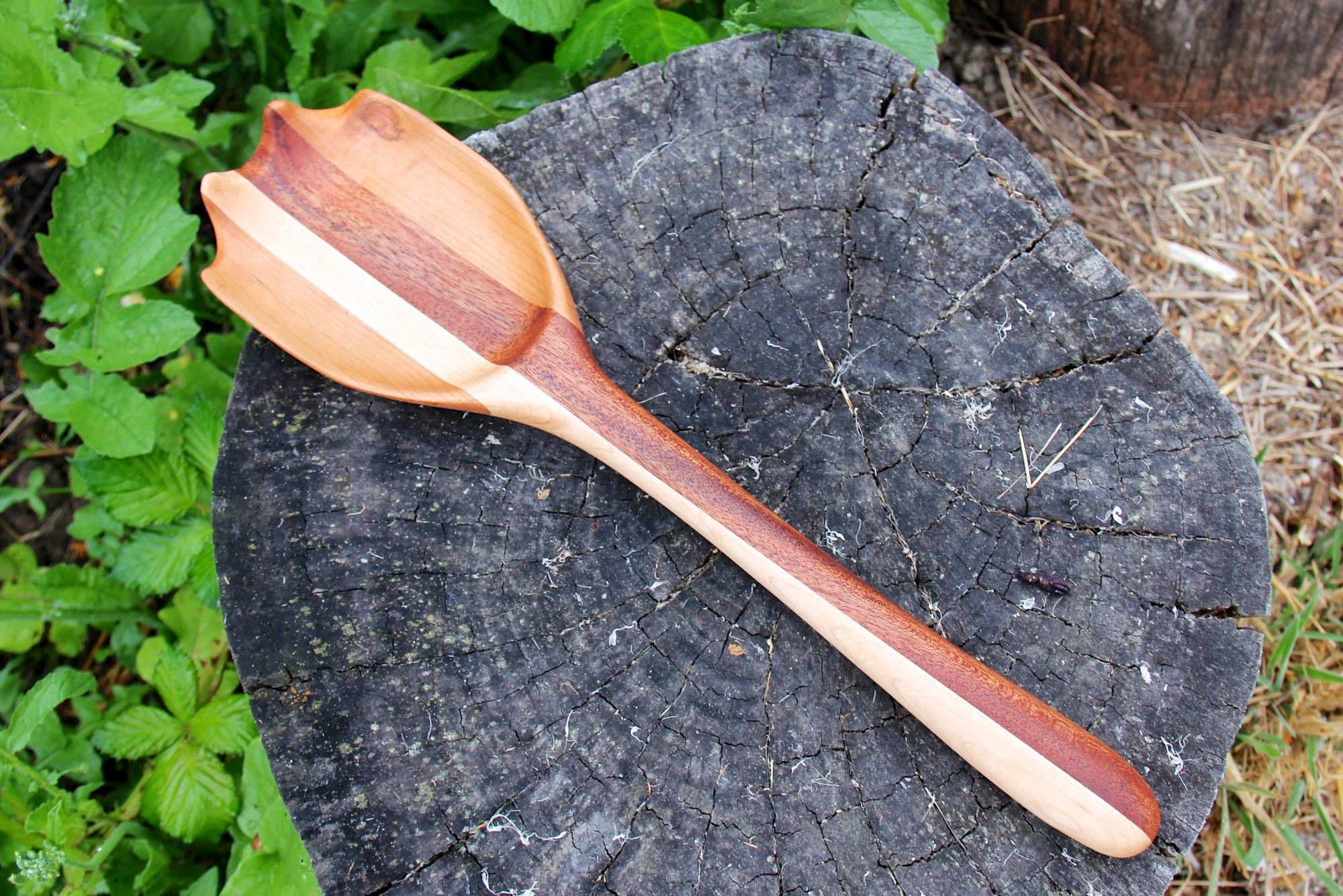 Hand Carved Salad Serving Claw