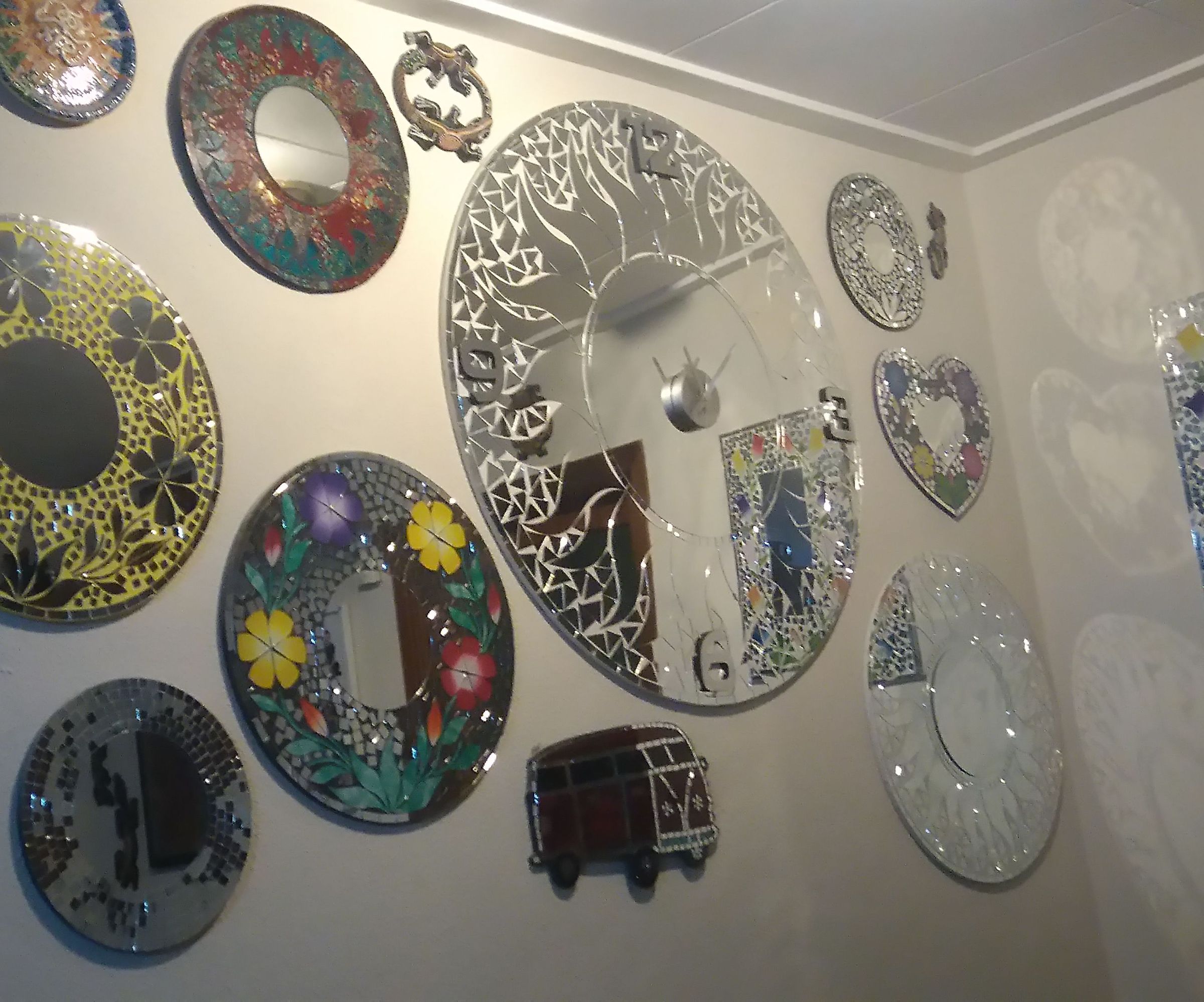 Upcycled Mirror With Clock