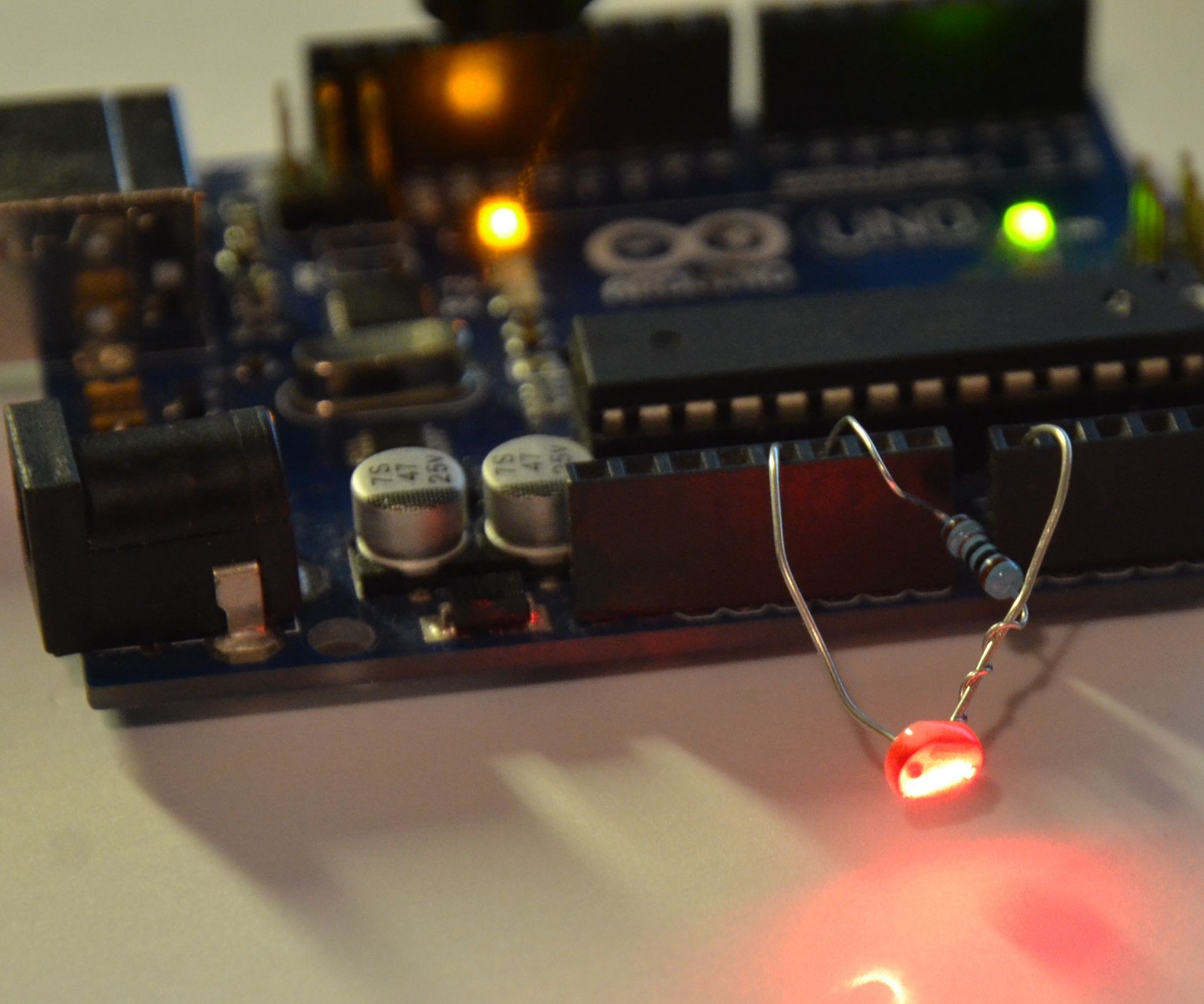 Self Calibrating Laser Trip Wire
