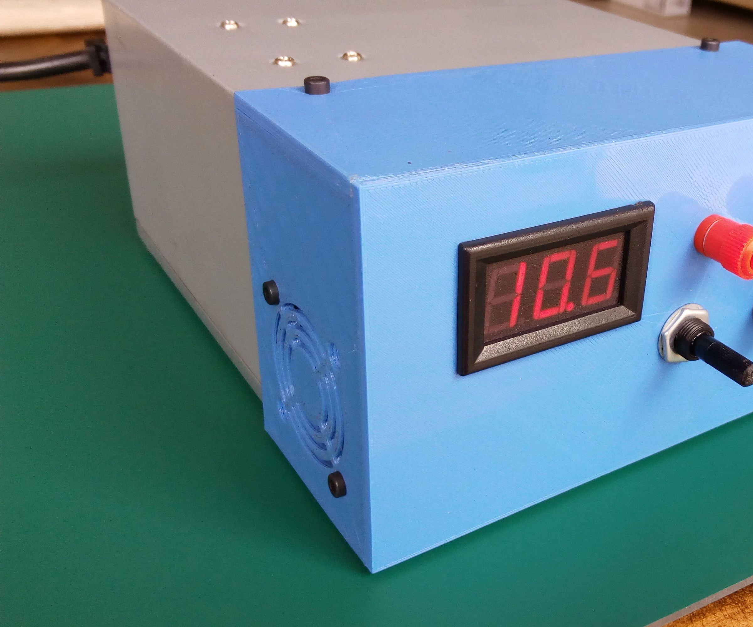 Old PC Recycled Regulable Power Supply