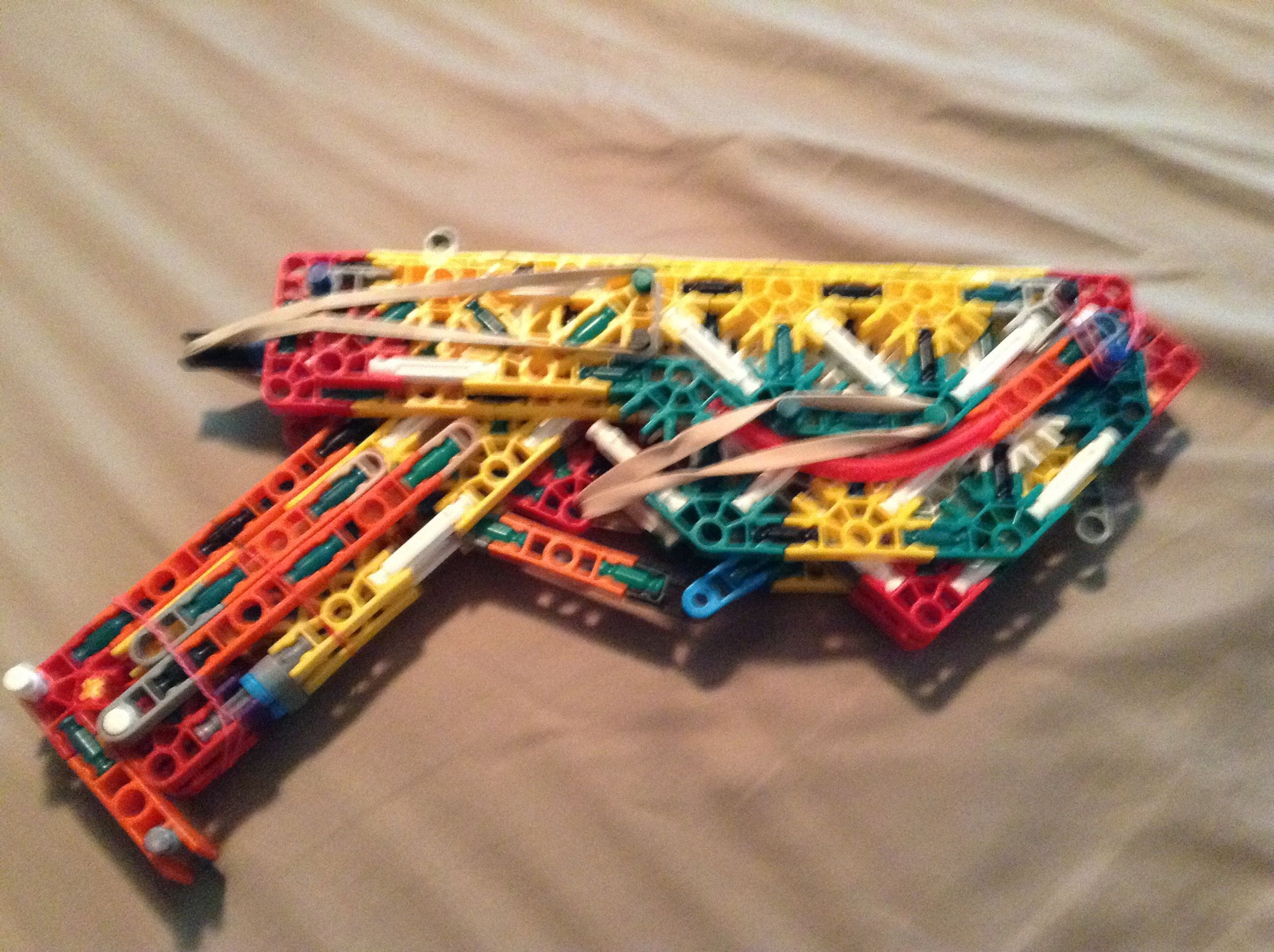 The Raptor a Knex War Pistol + INSTRUCTIONS !!!!