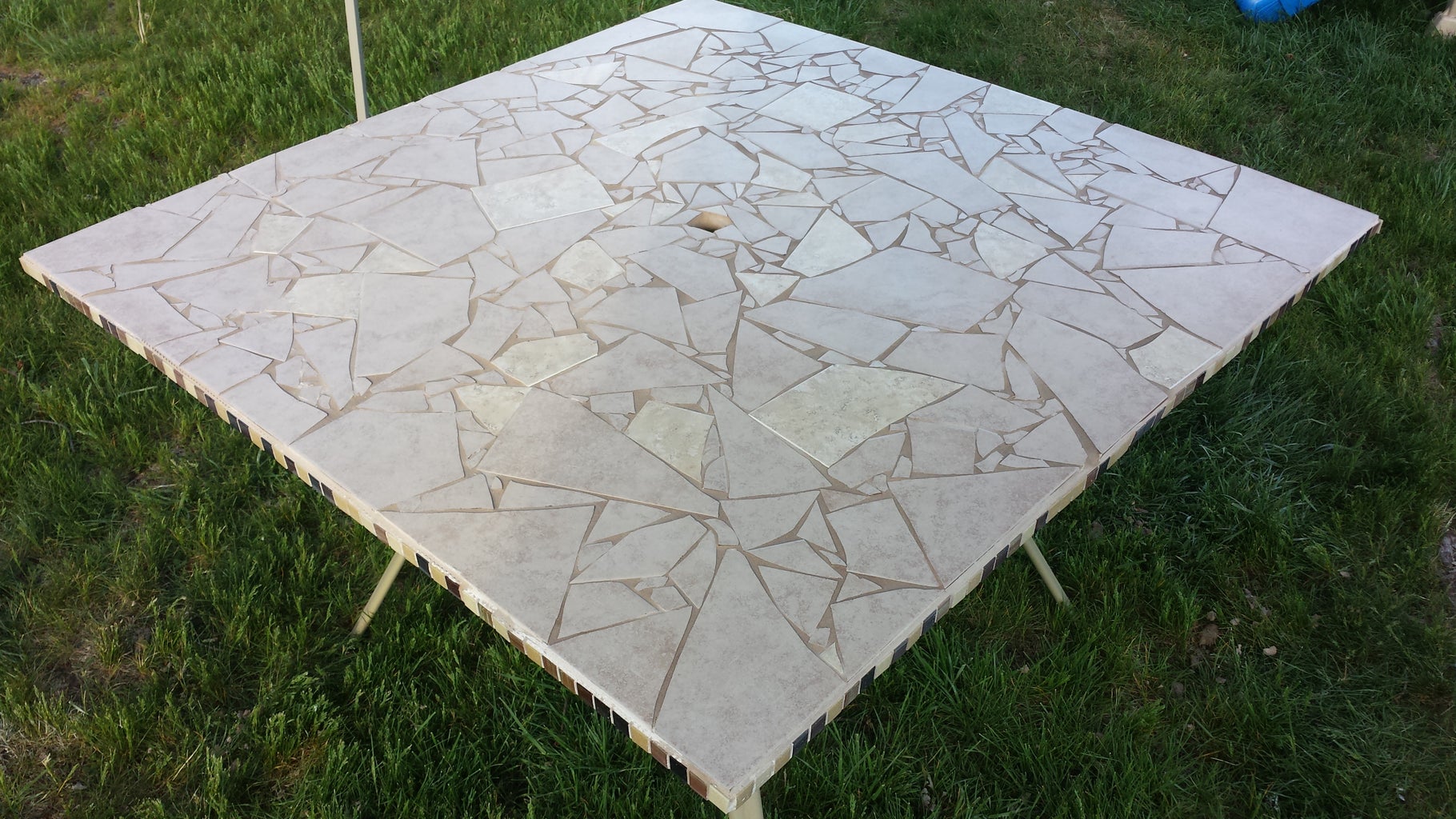 Fail! Patio Table Top Replacement : 5 Steps (with Pictures