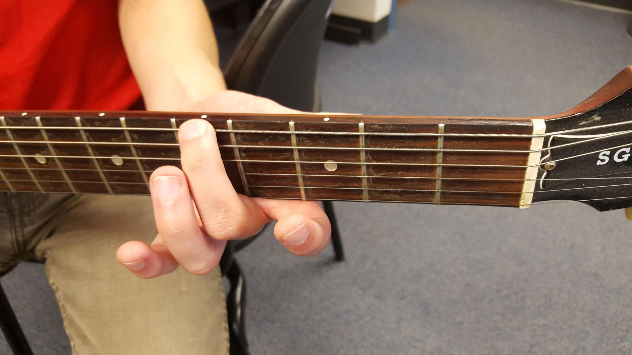 Learning Your First Song on Guitar. 25 Steps (with Pictures