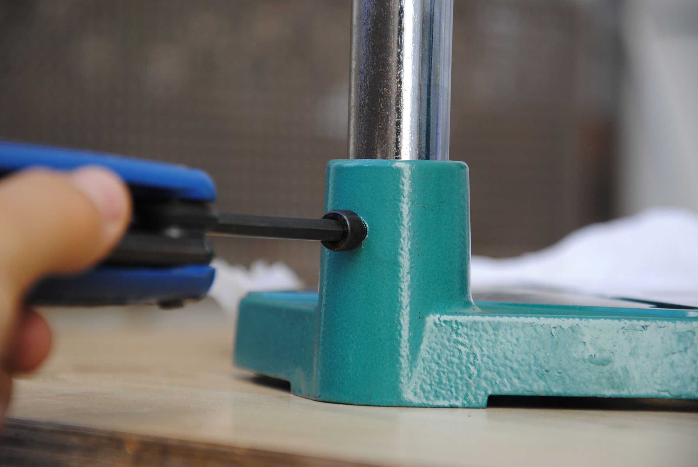 How to Restore a DrillPress Stand (Aka RIP'ing Its Rust) 11 Steps (with Pictures) Instructables