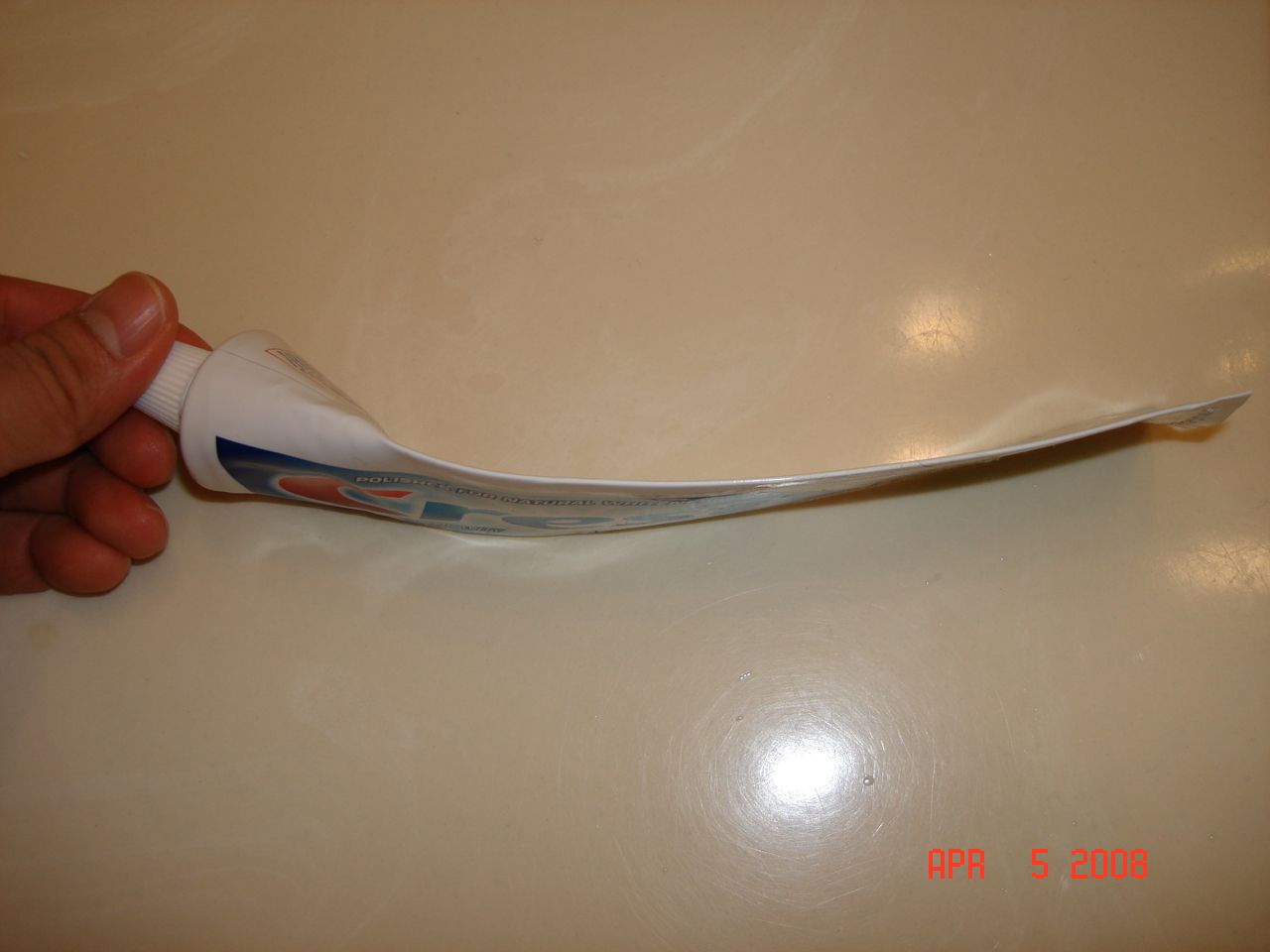 Squeeze Toothpaste Perfectly