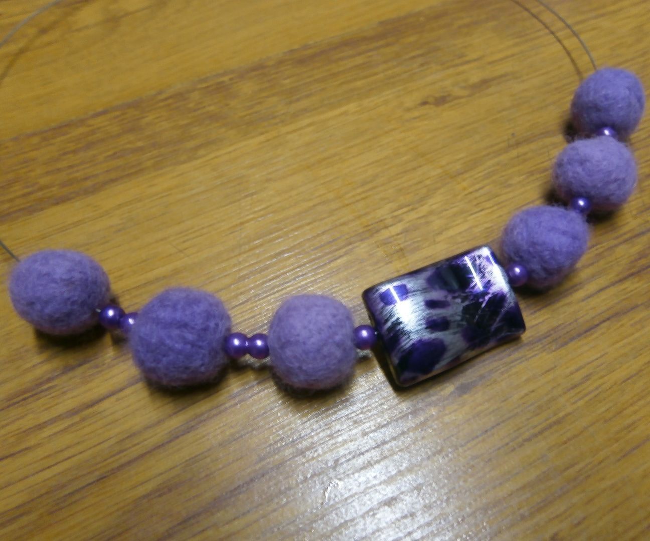 DIY: Felted Yarn Necklace