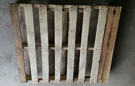 Tear Down Used Pallets
