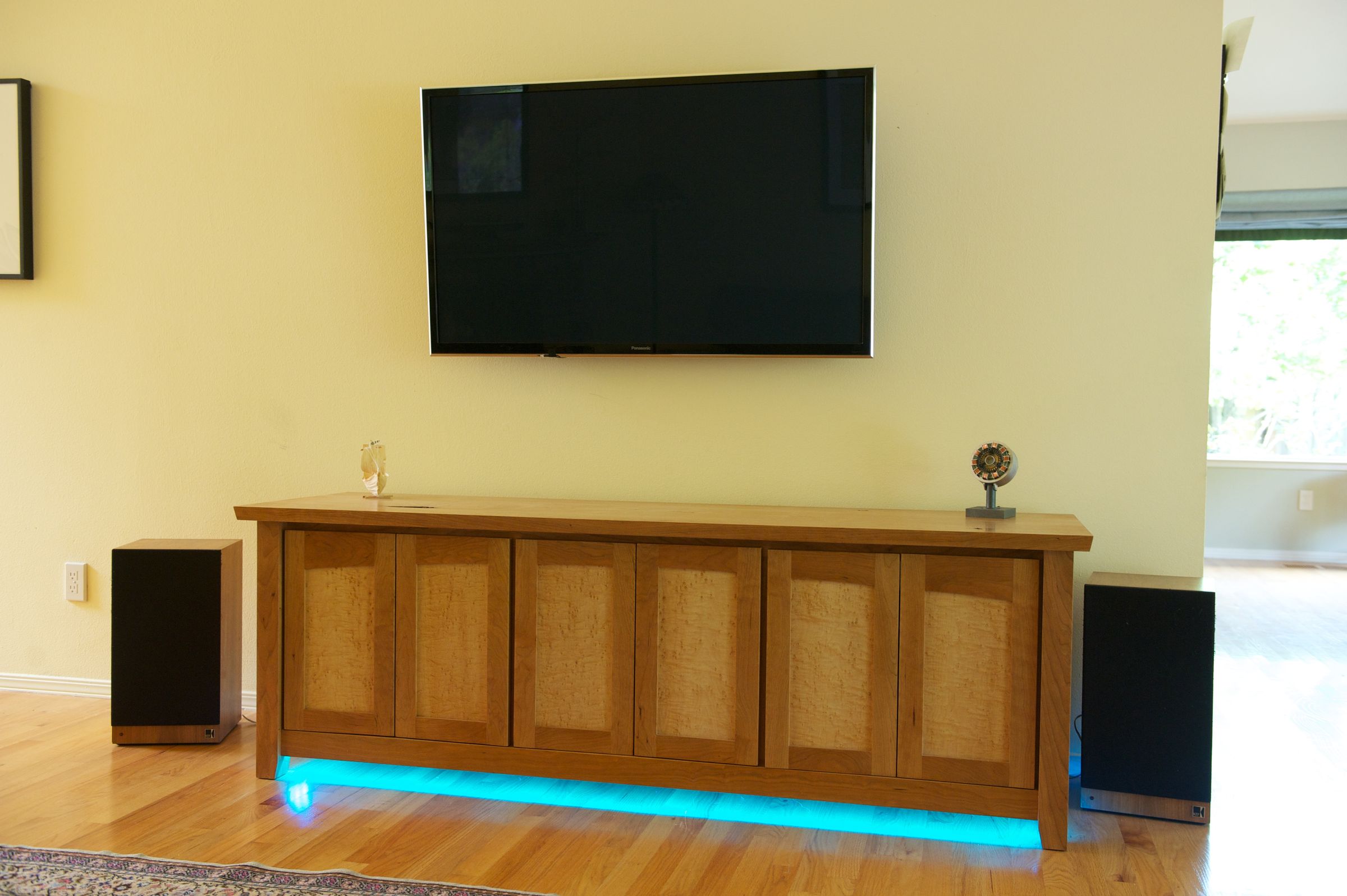 IPhone-Controlled Entertainment Center