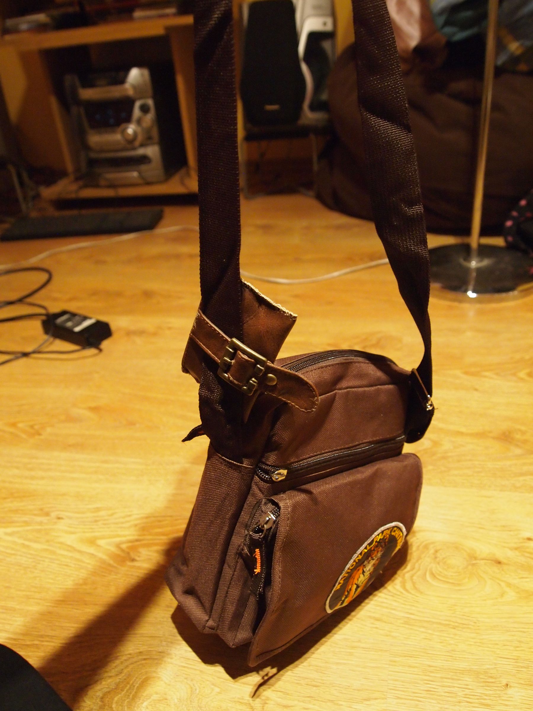 Lens Tissue Dispenser, Easy to Use, Easy to Make