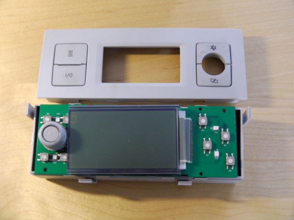 How to Remove and Re-attach LCD Ribbon From a PCB With a Fine Pitch : 9 ...