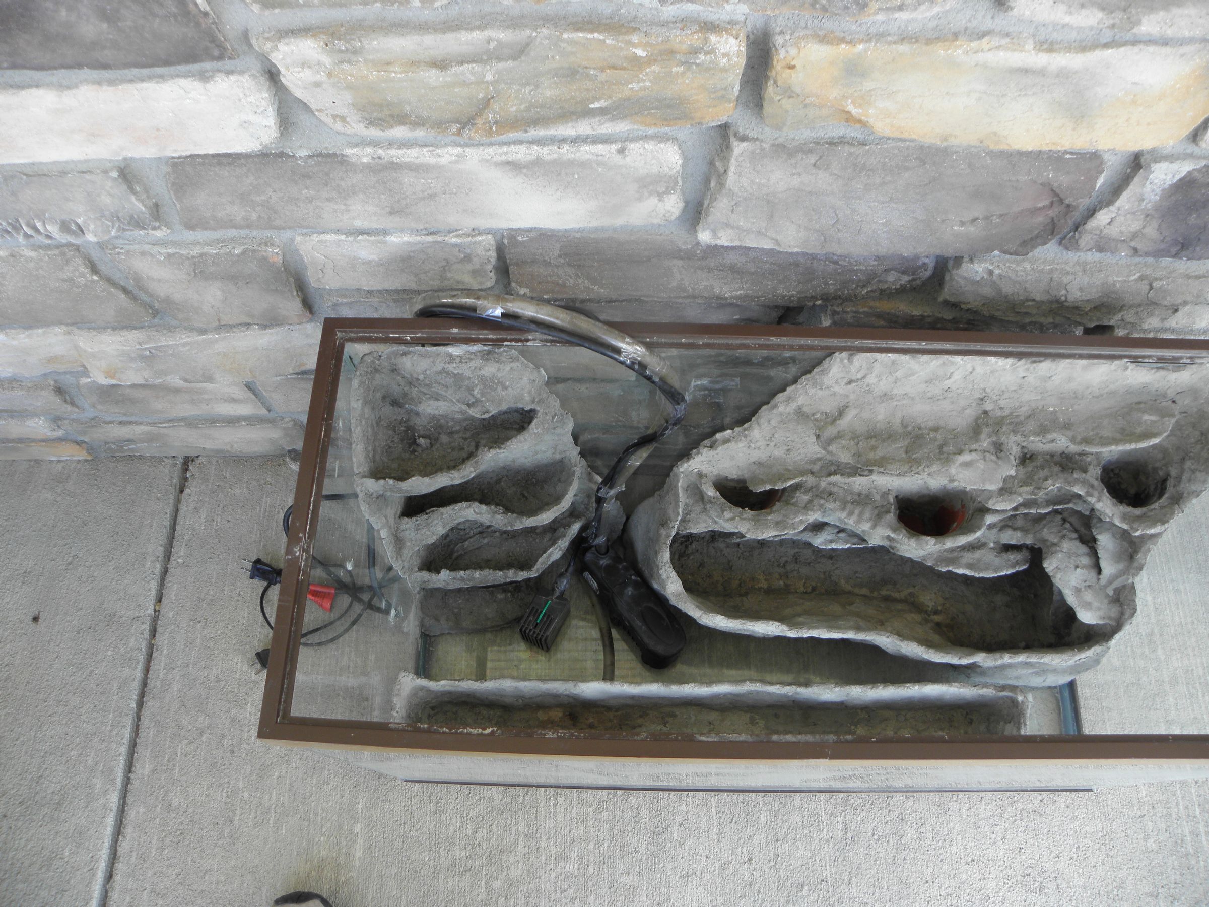 Terrarium / Vivarium Waterproof Rock Work for Frogs and Amphibians 10