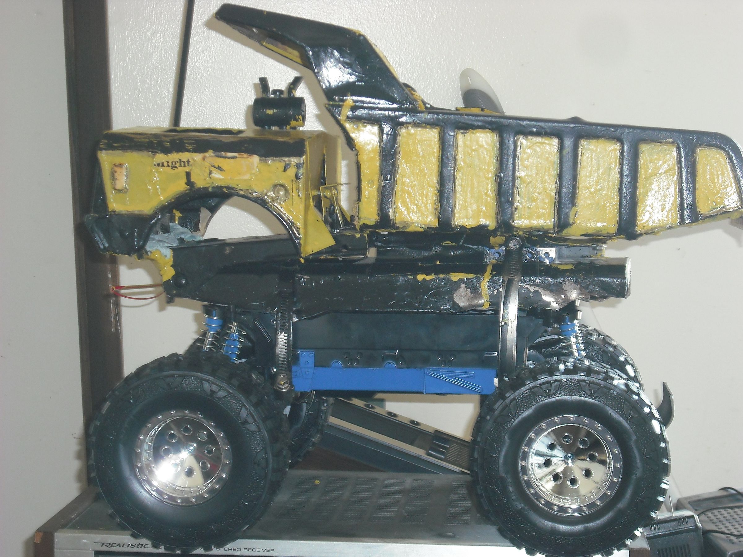 JENFFER a JAY'S HOMEMADE R/C TONKA