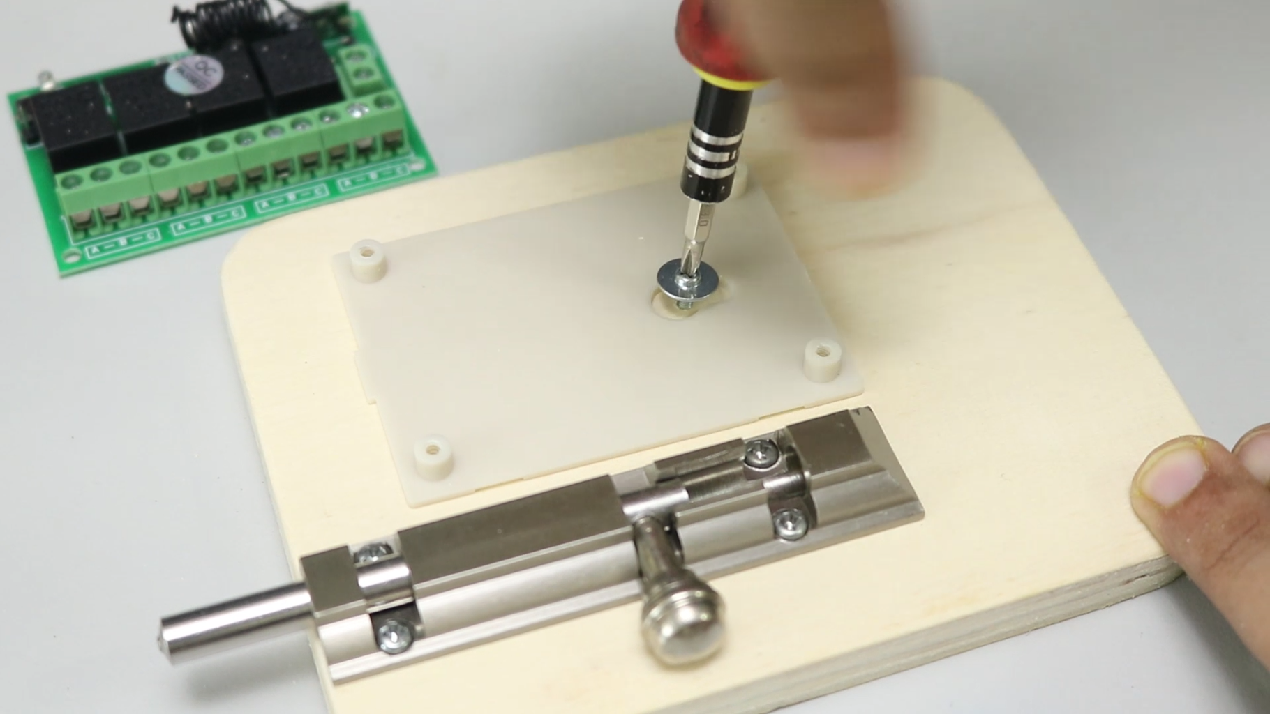 Remote Control Lock : 12 Steps (with Pictures) Circuit Diagram