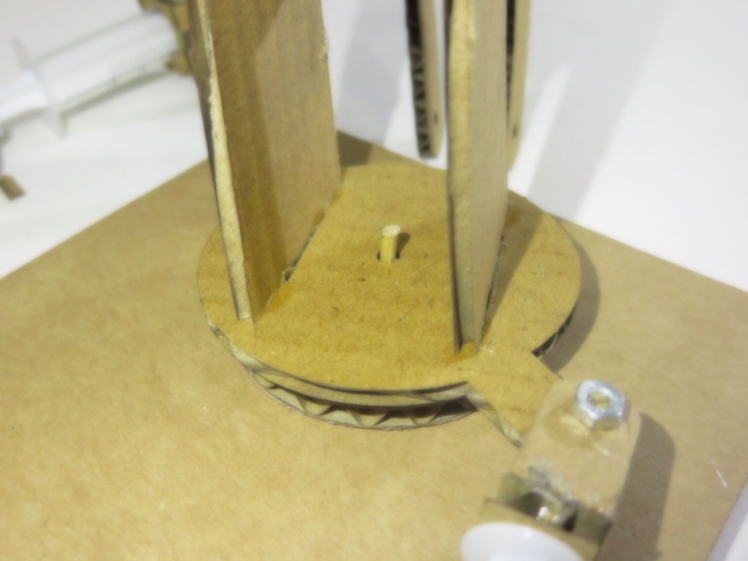 Recycled Cardboard Claw : 4 Steps (with Pictures) - Instructables