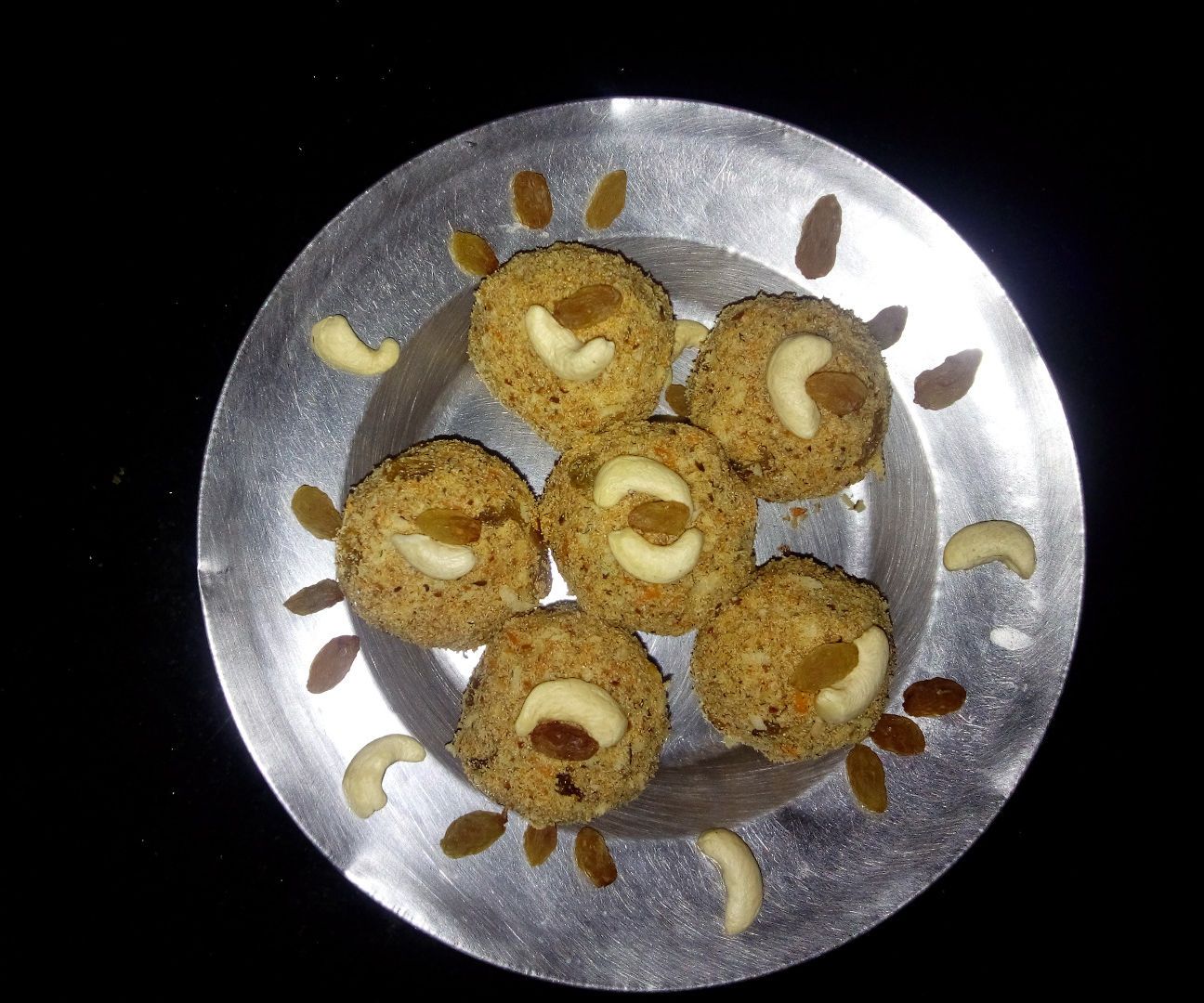 DATE & CARROT LADDU