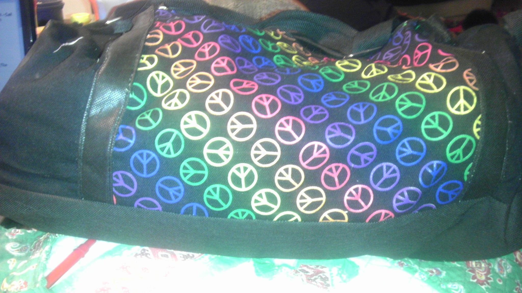 Diy Duffle Bag From a Messenger Bag.