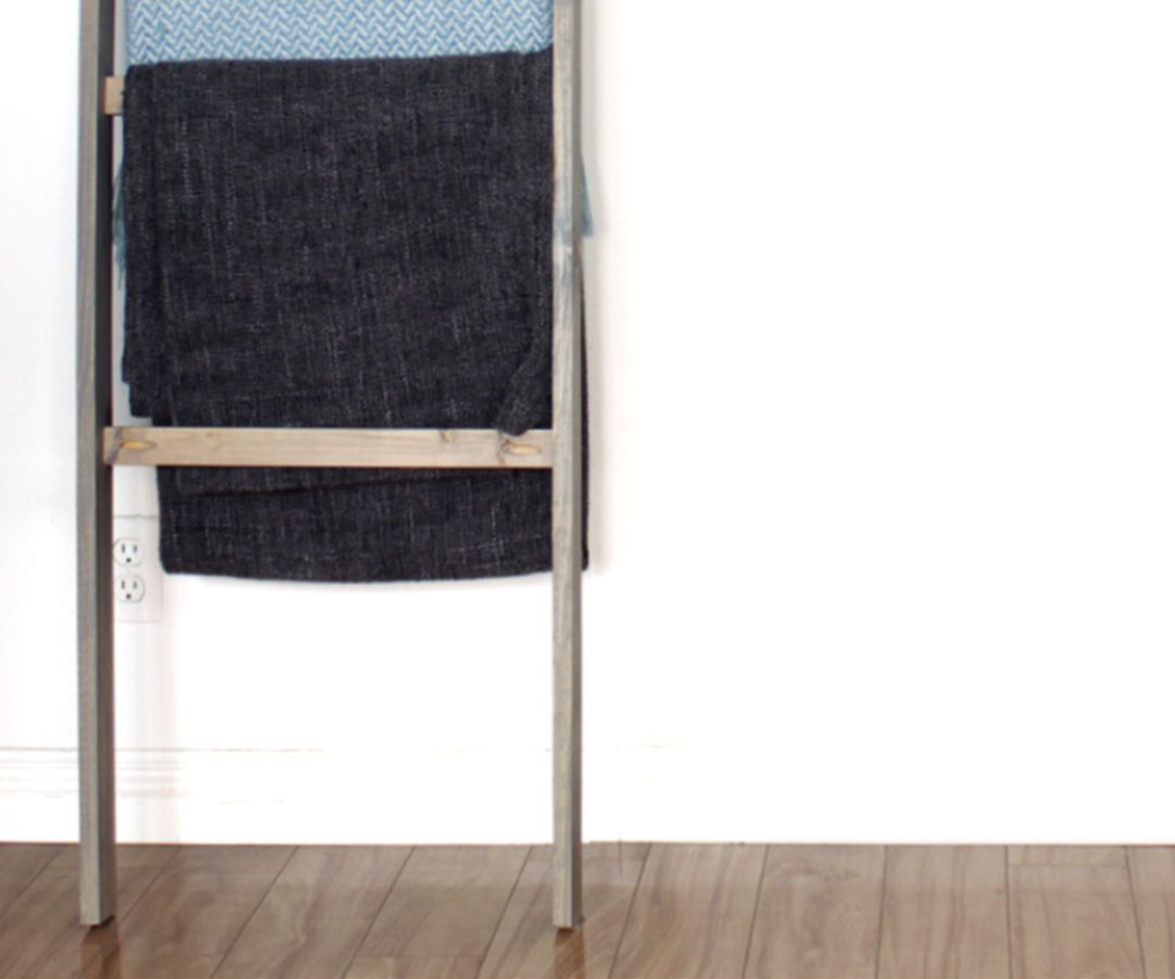 2 Ways to Make a $15 Blanket Ladder