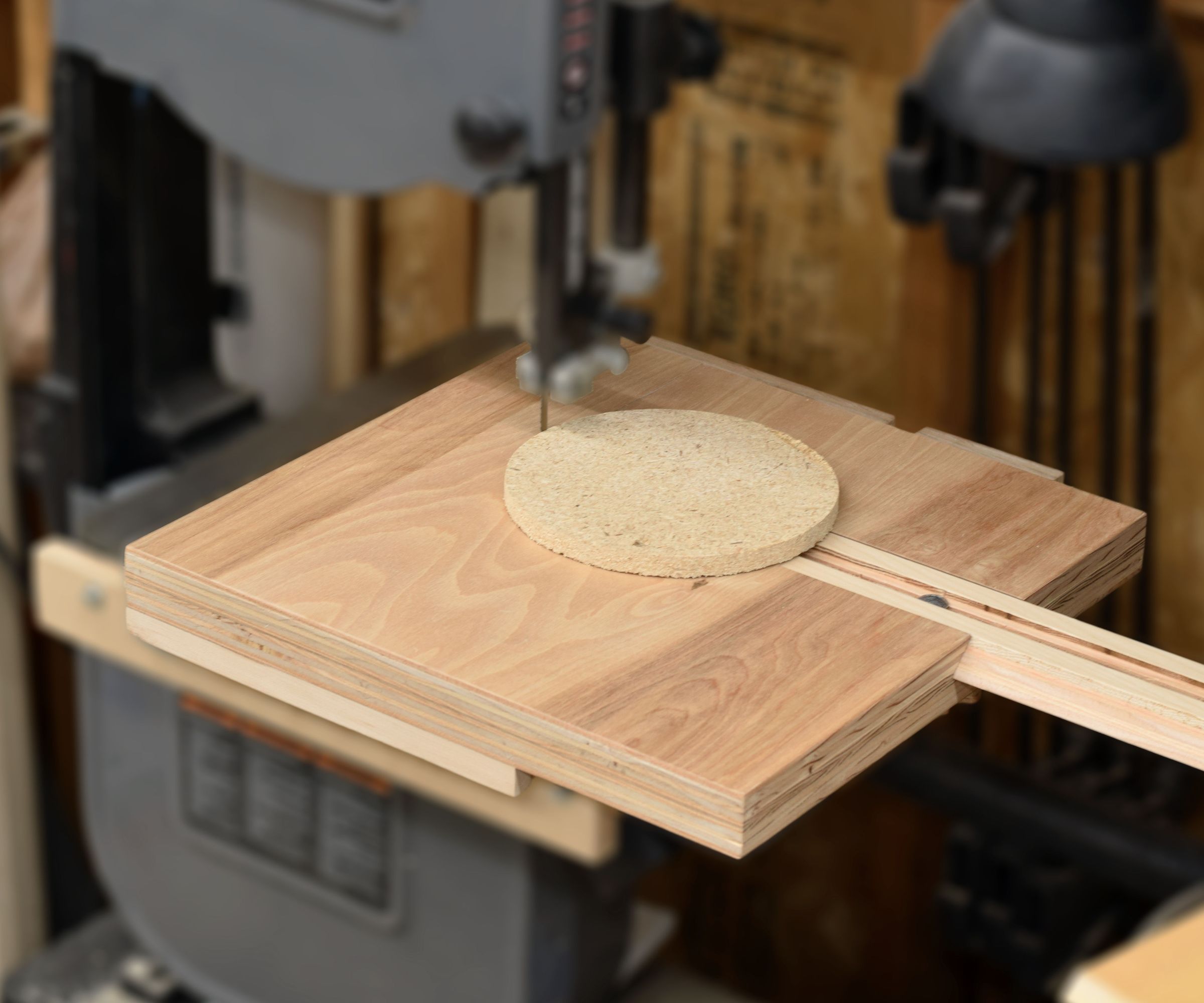 Simple Band Saw Circle Cutting Jig