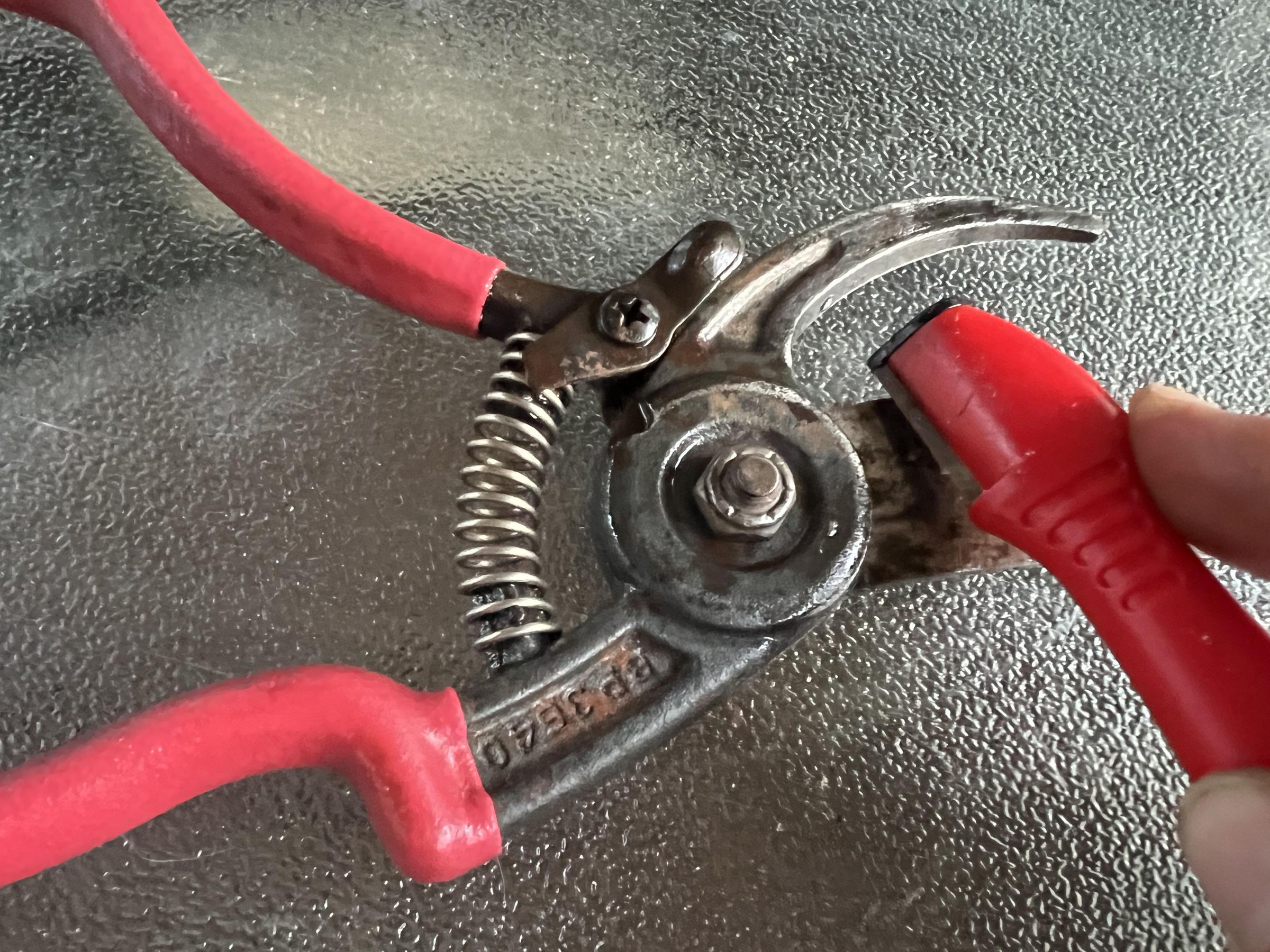 Sharpening Clippers 4 Steps Instructables