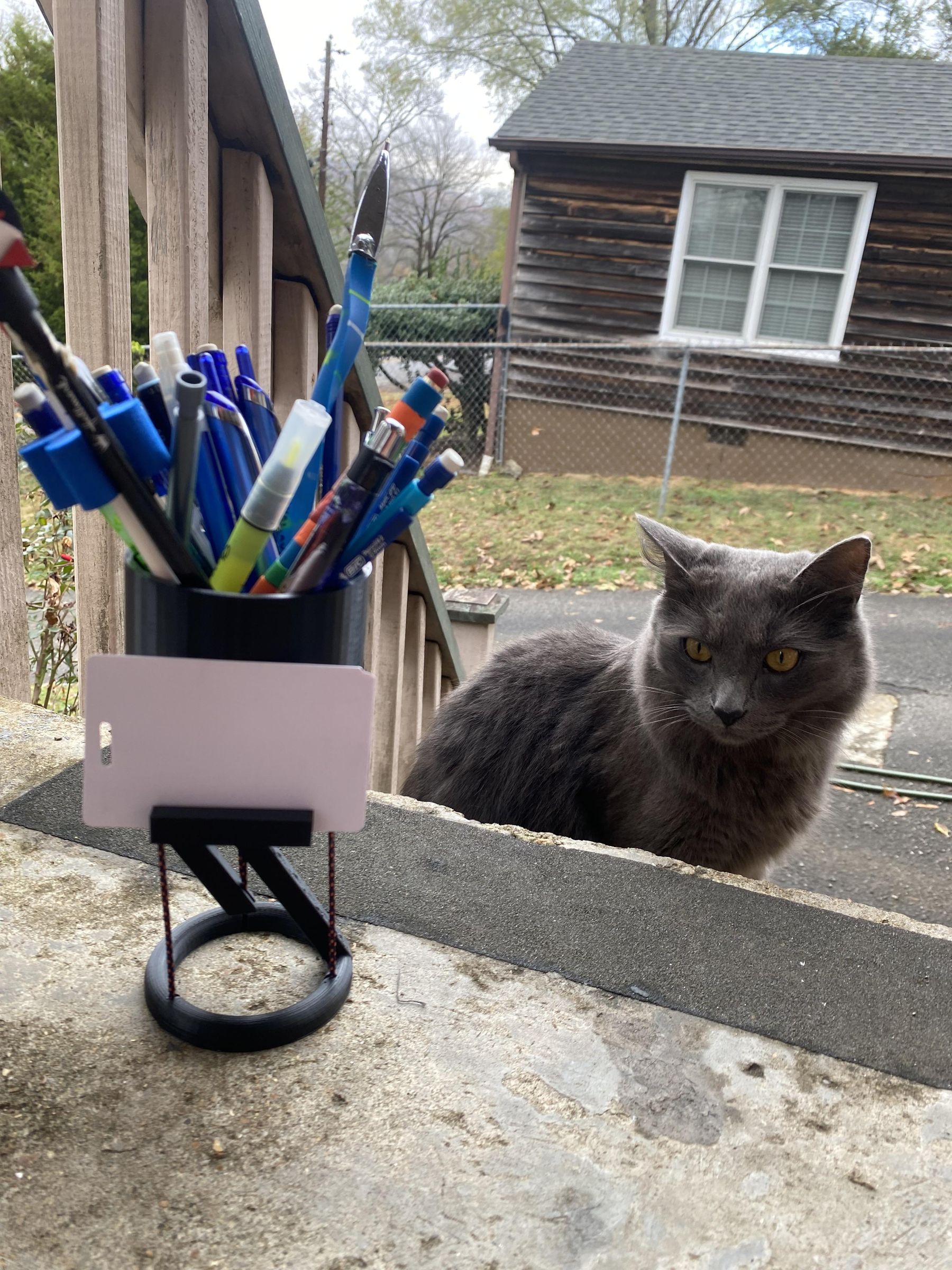 "Floating" Tengresity Pencil Holder/School Id Holder 5 Steps (with