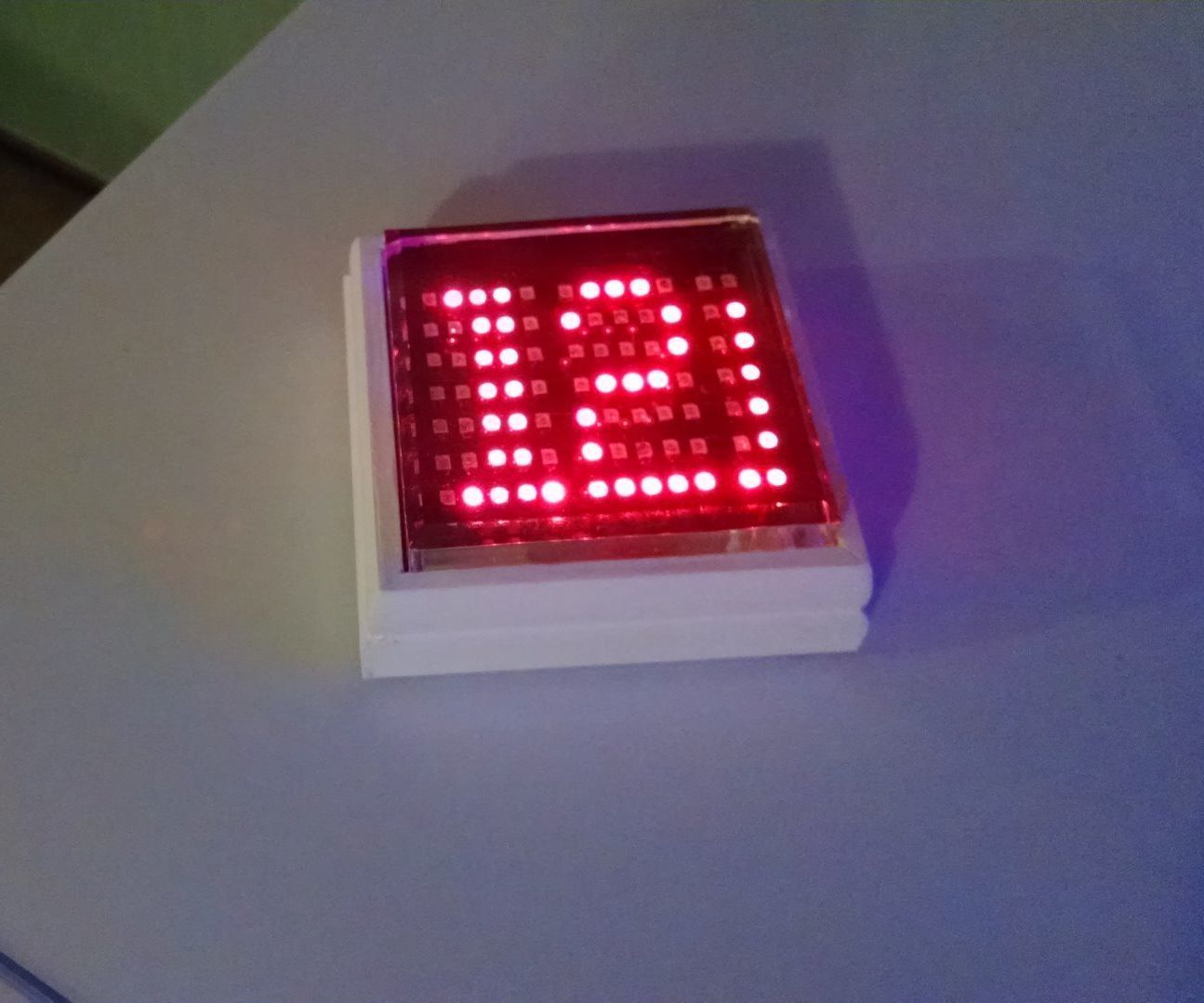 EGG TIMER ON ACRYLIC