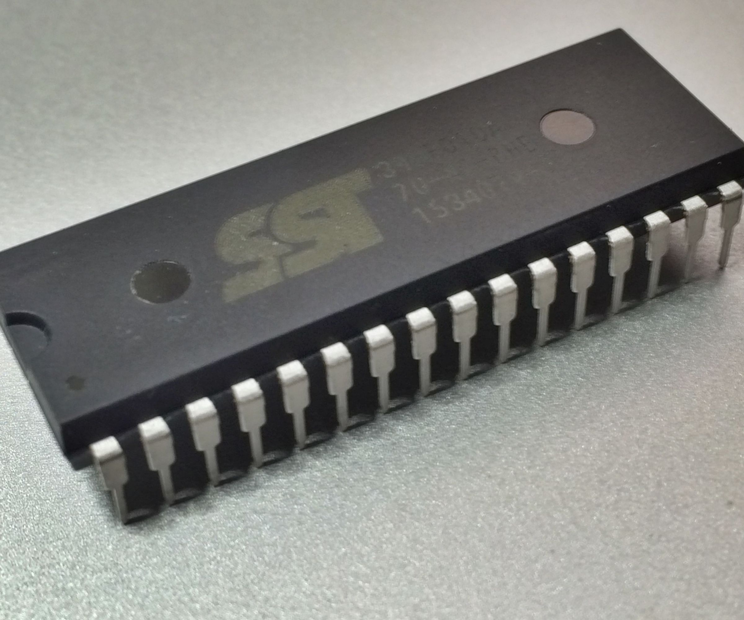 How to Add Parallel Flash Memory to Arduino