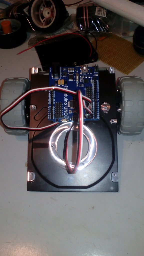 ARDUINO HDD SUMO ROBOT