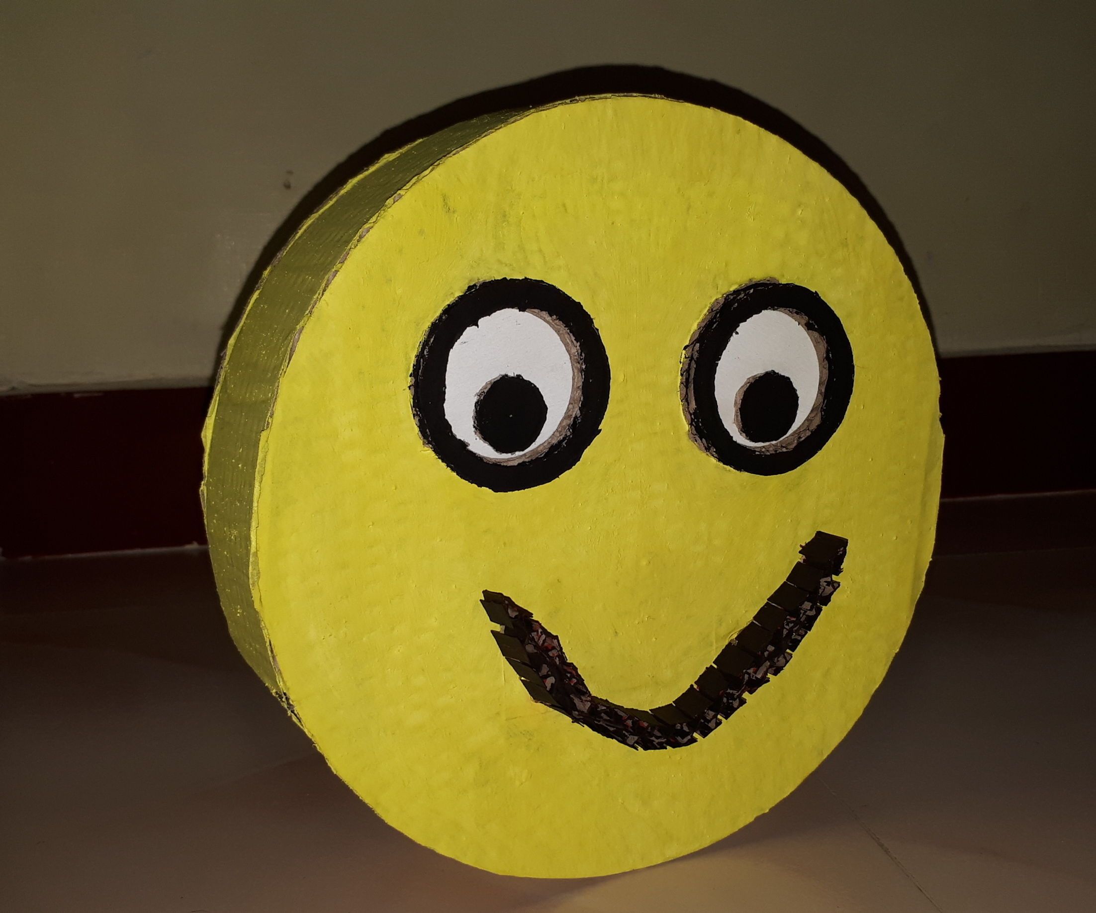 Cardboard Animatronic Smiley With BT App