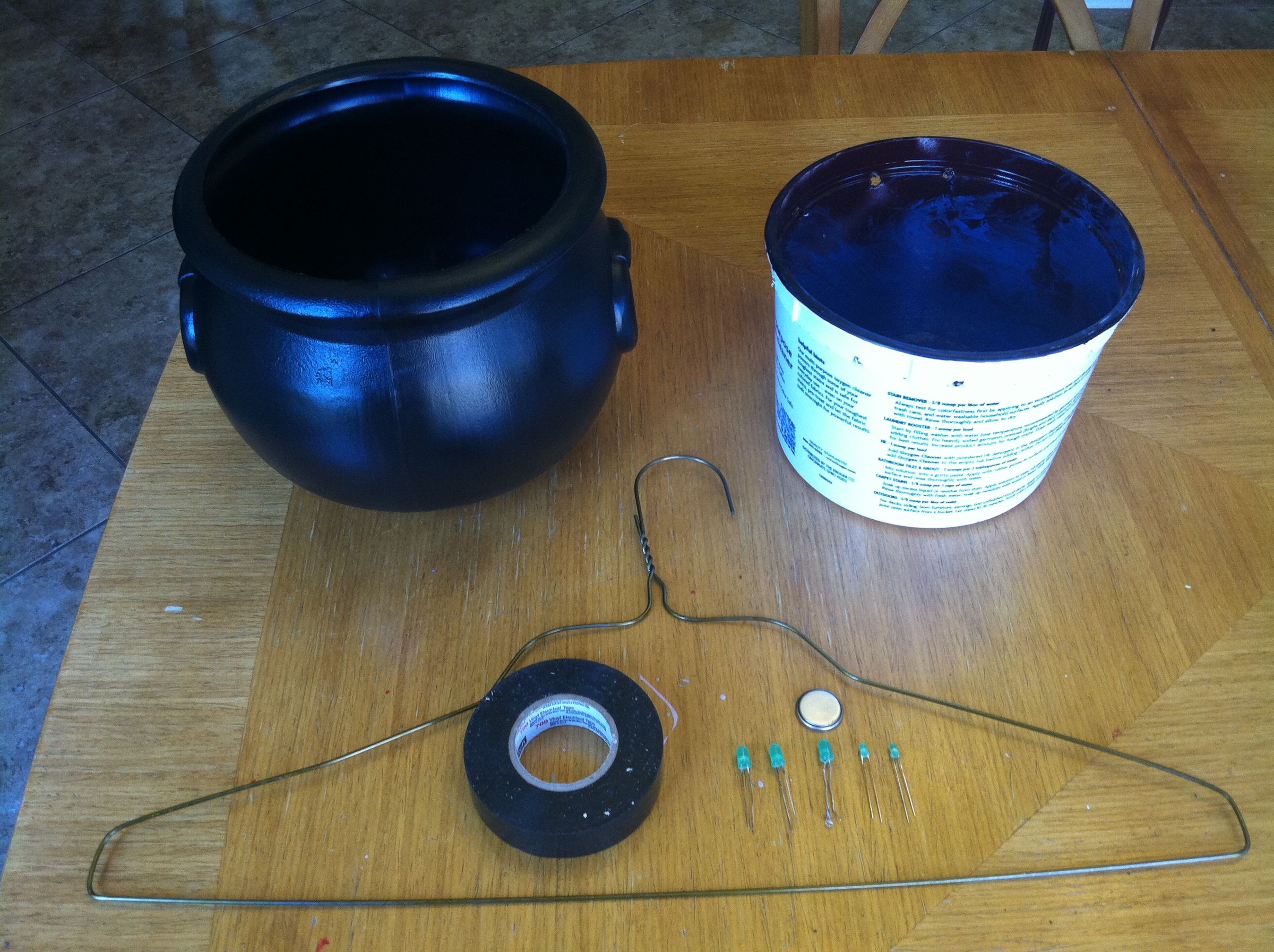 Lighted, Dry Ice, Dry Candy, Fogging Witch's Cauldron : 5 Steps ...