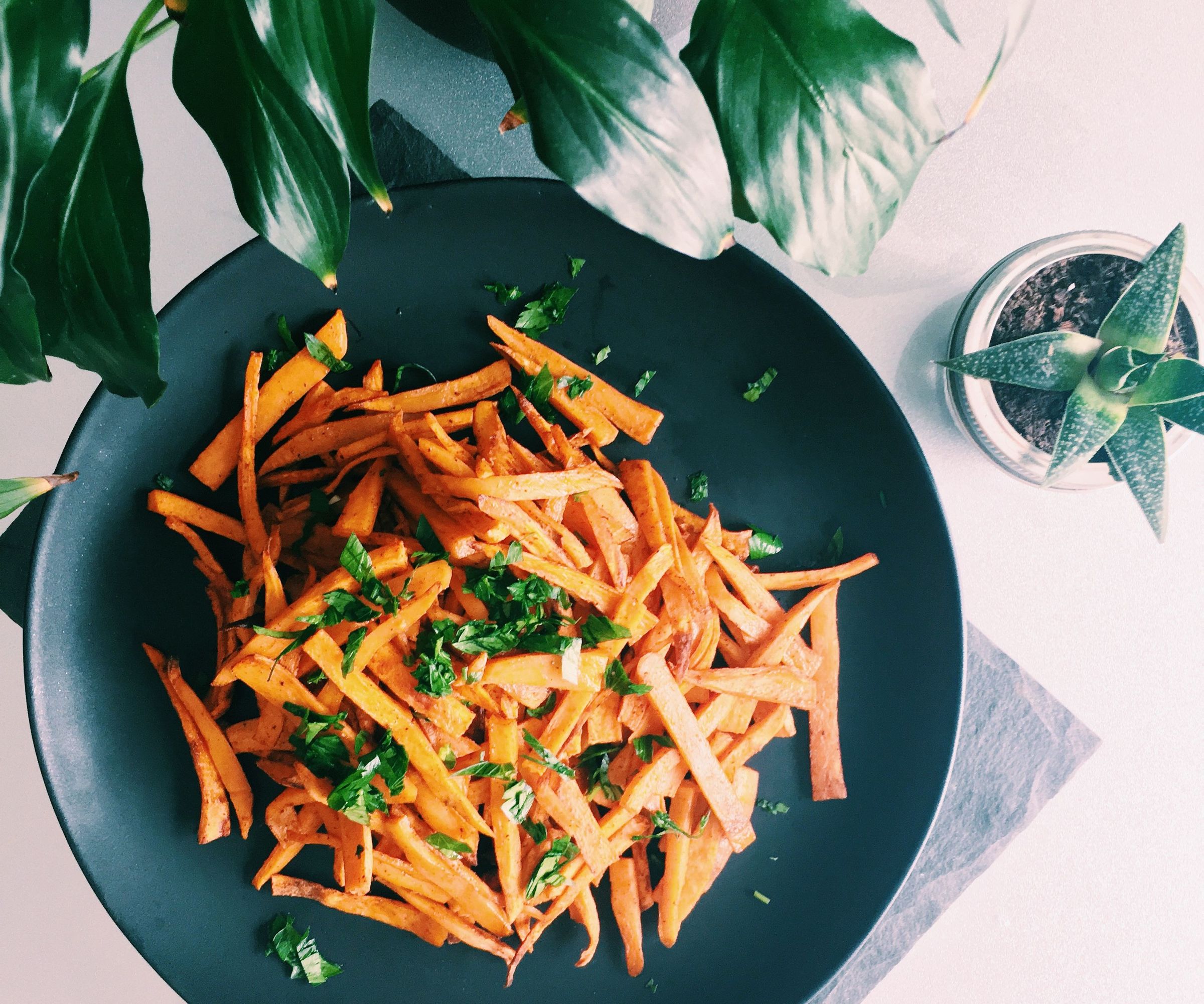RECIPE | BAKED SWEET POTATO FRIES