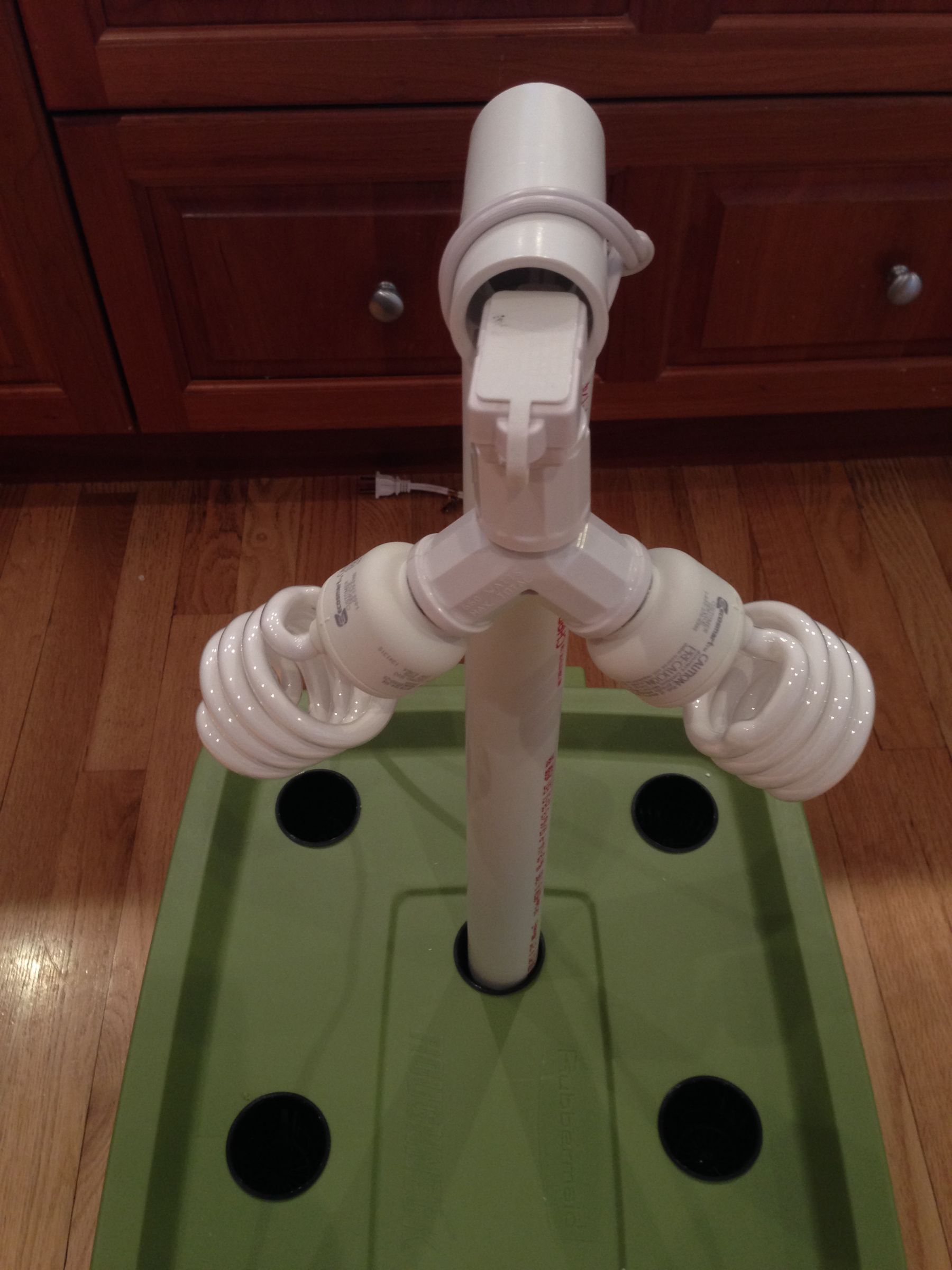 $10 homemade hydroponic grow light