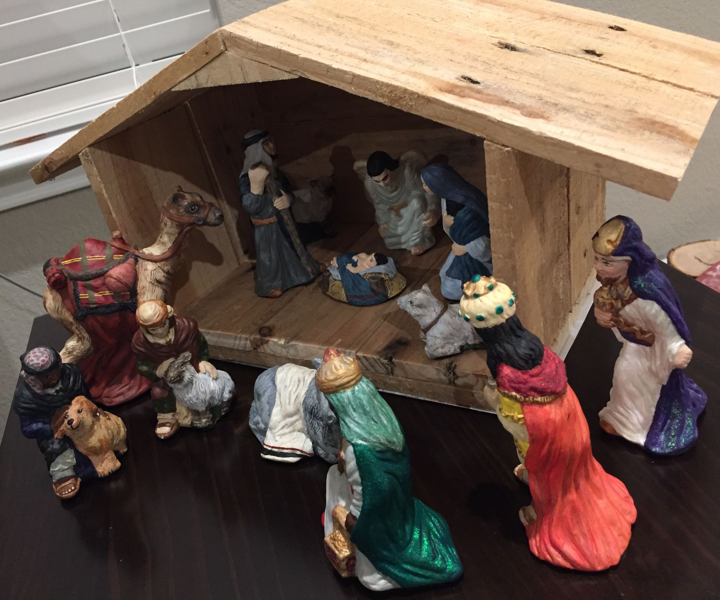 Pallet Nativity Stable
