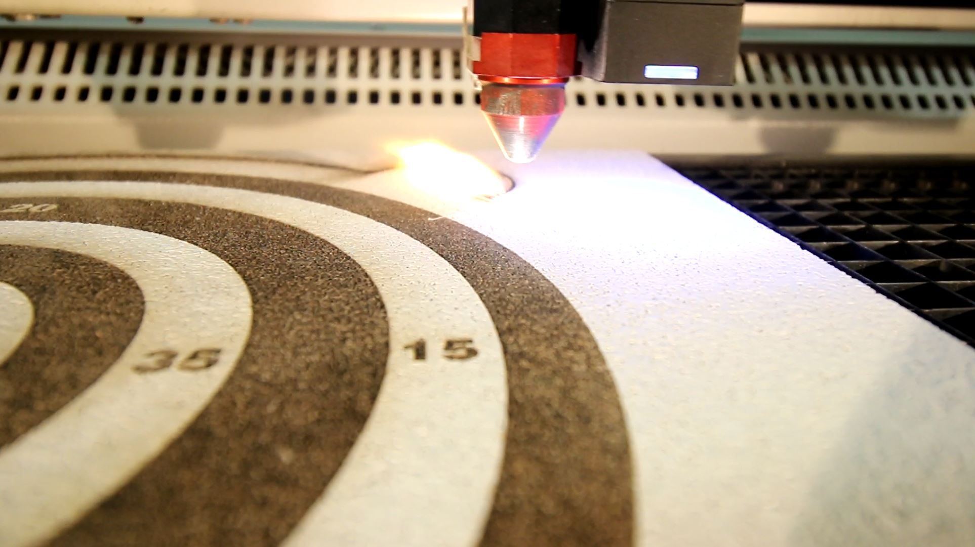 Custom Dart Board Laser Engraved Cork Dartboard 5 Steps (with