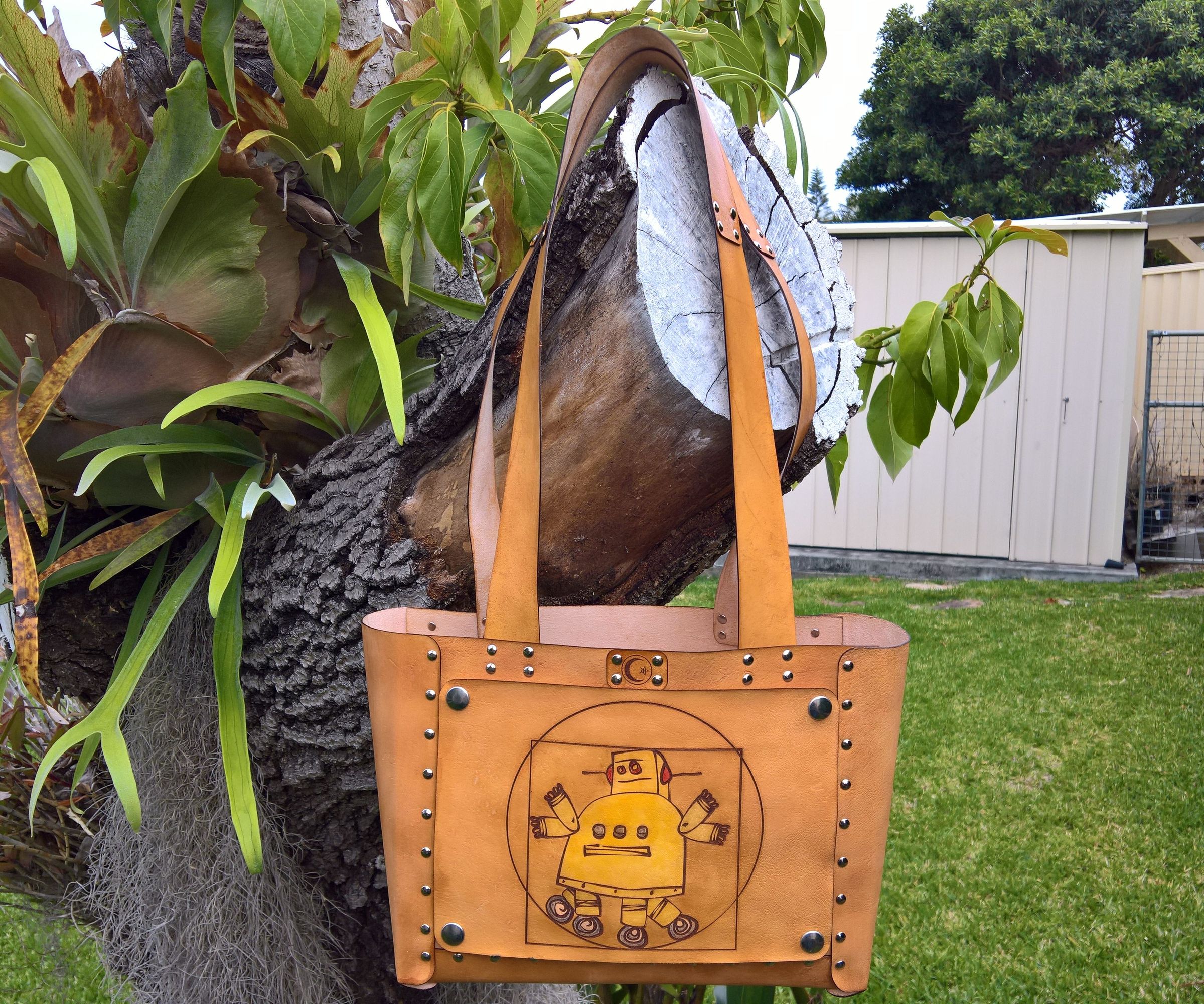 No-Sew Leather Tote Bag With Interchangeable Art Panels