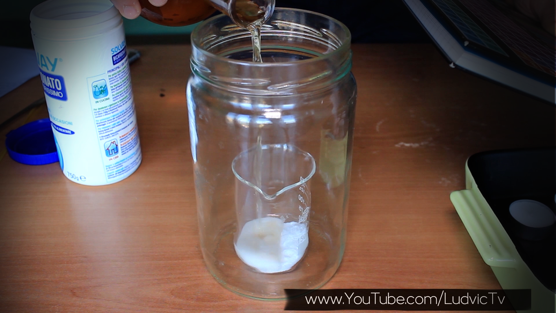 Carbon Dioxide VS Candle Experiment 1/14 Quarantine Instructables