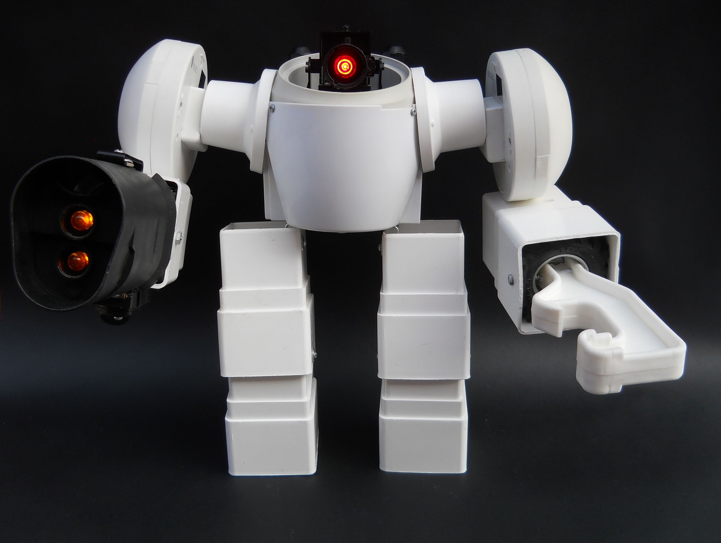 Decorative Battle Mech (made With White Plastic Trash)