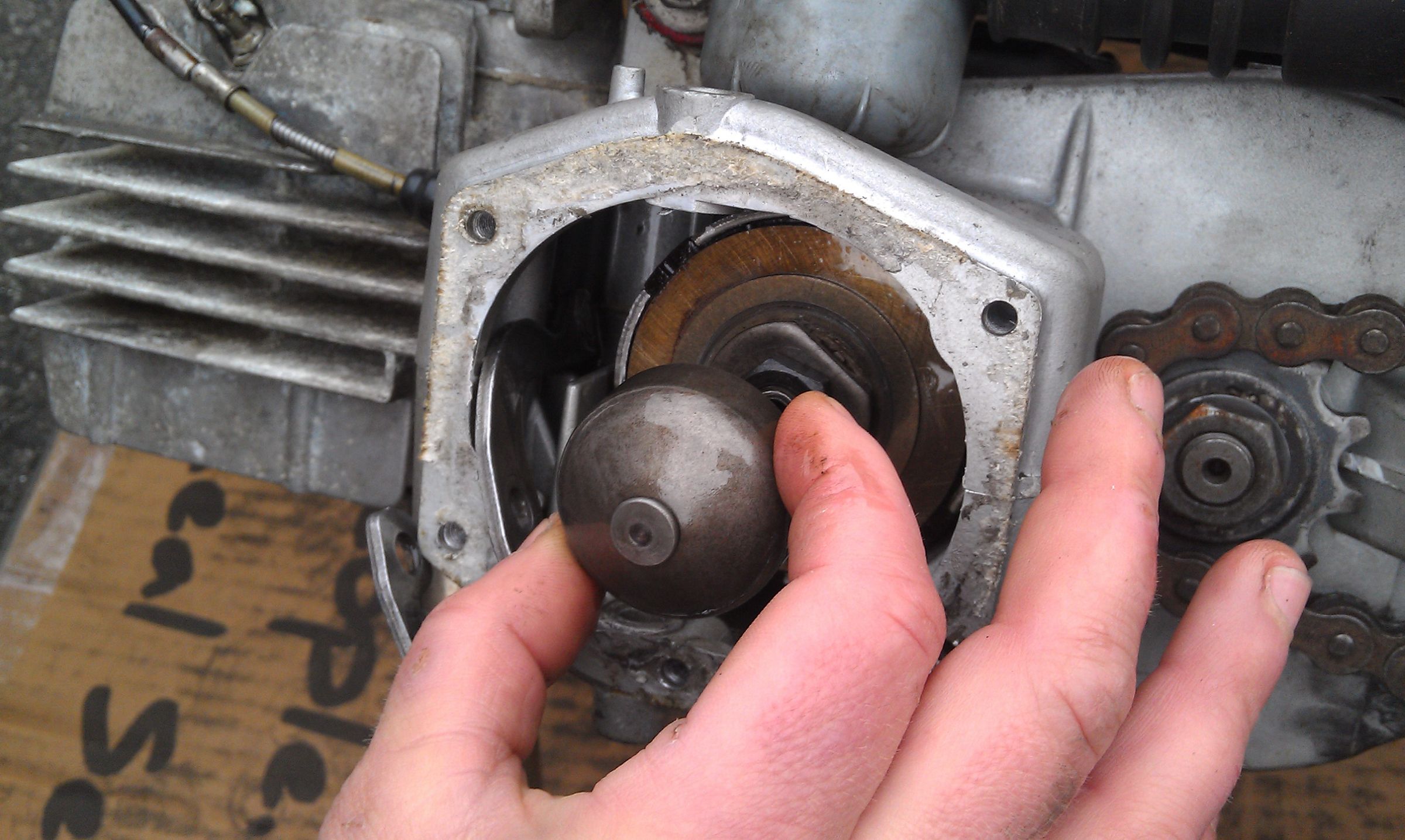 SACHS MOPED CLUTCH REPAIR AND REINSTALLATION! 5 Steps Instructables