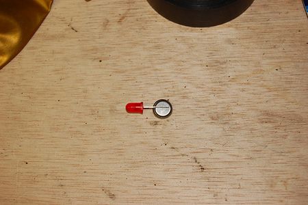 Flyies, a Flying LED Throwie Mod