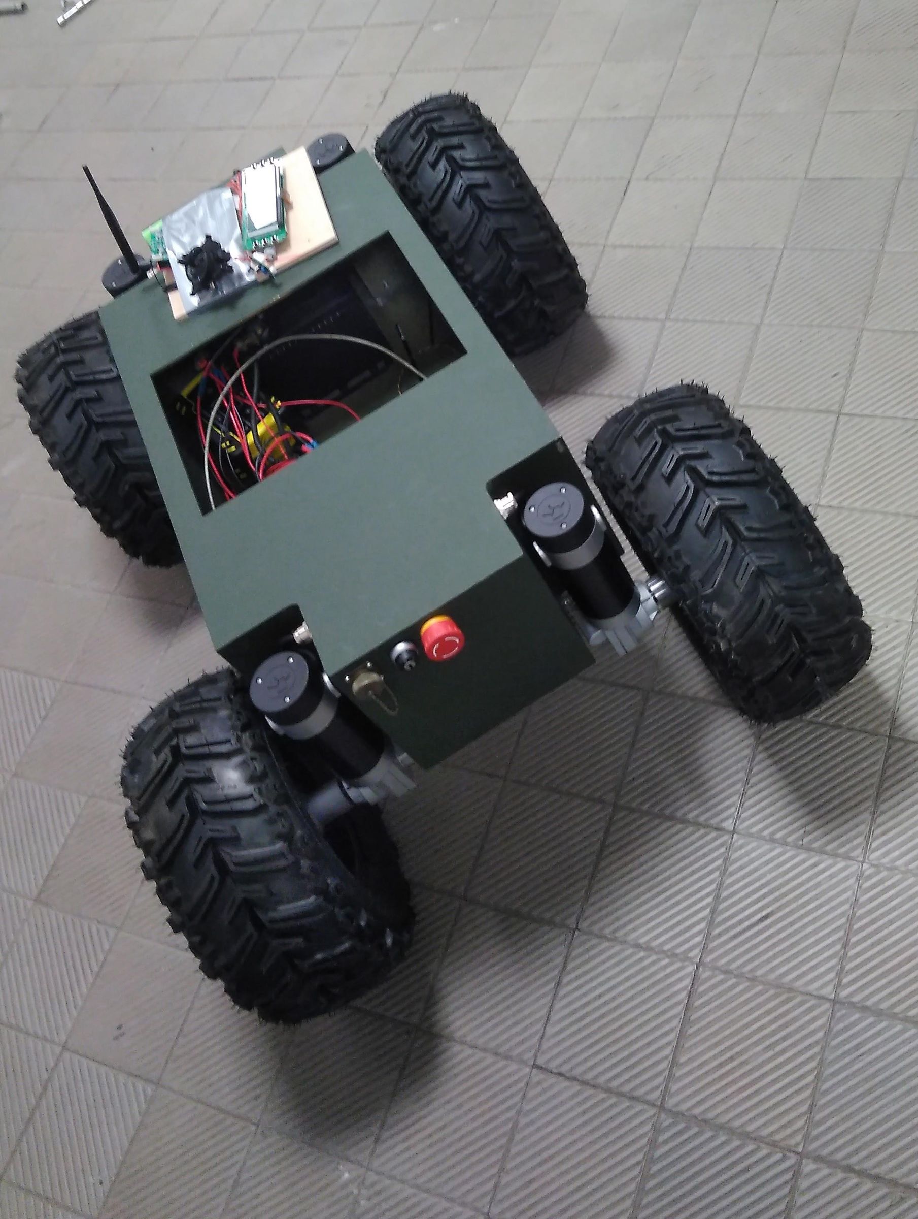 4 WD HEAVY DUTY ROVER : 12 Steps (with Pictures) - Instructables