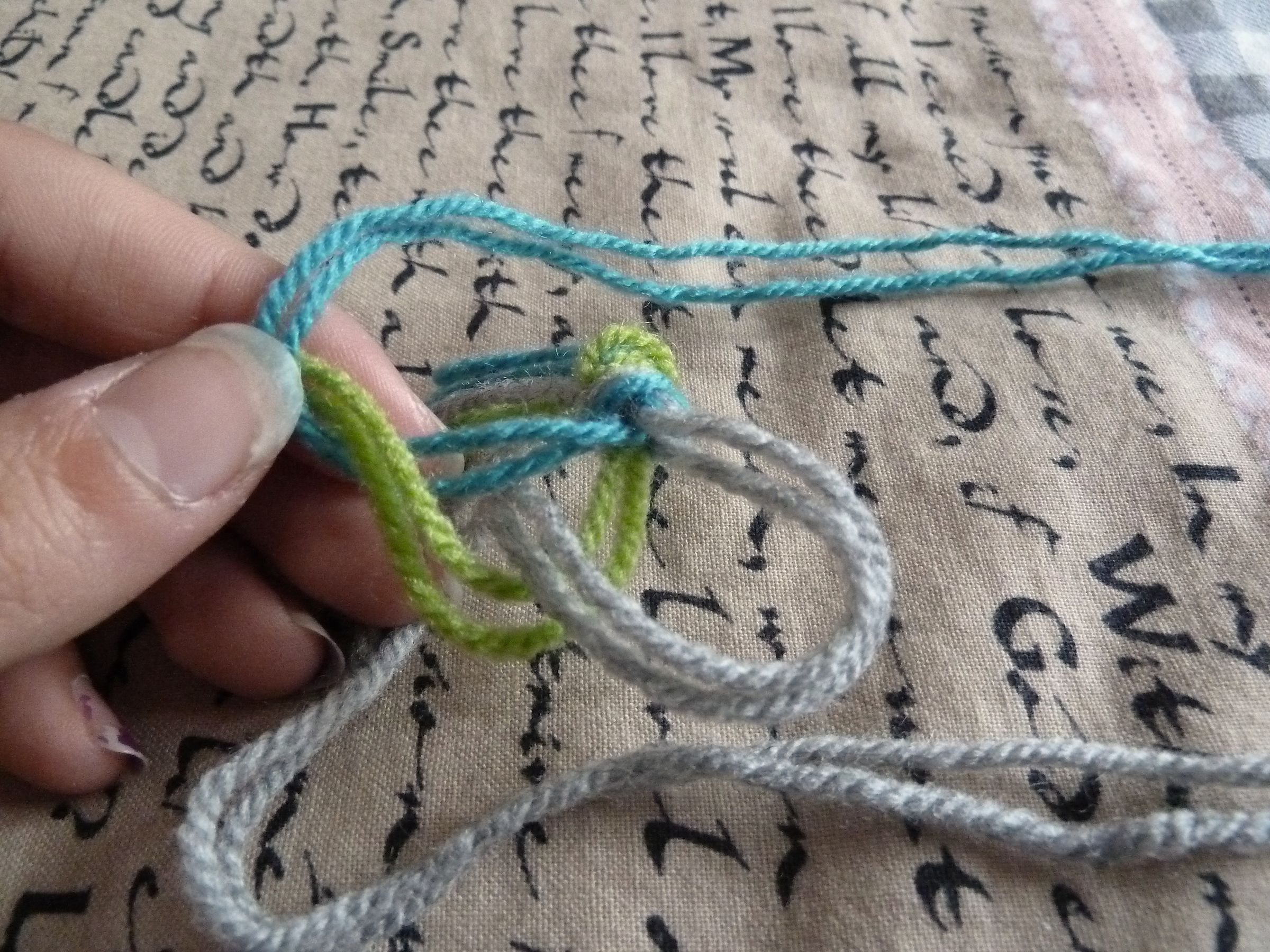 Scoubidou Bracelet : 6 Steps (with Pictures) - Instructables