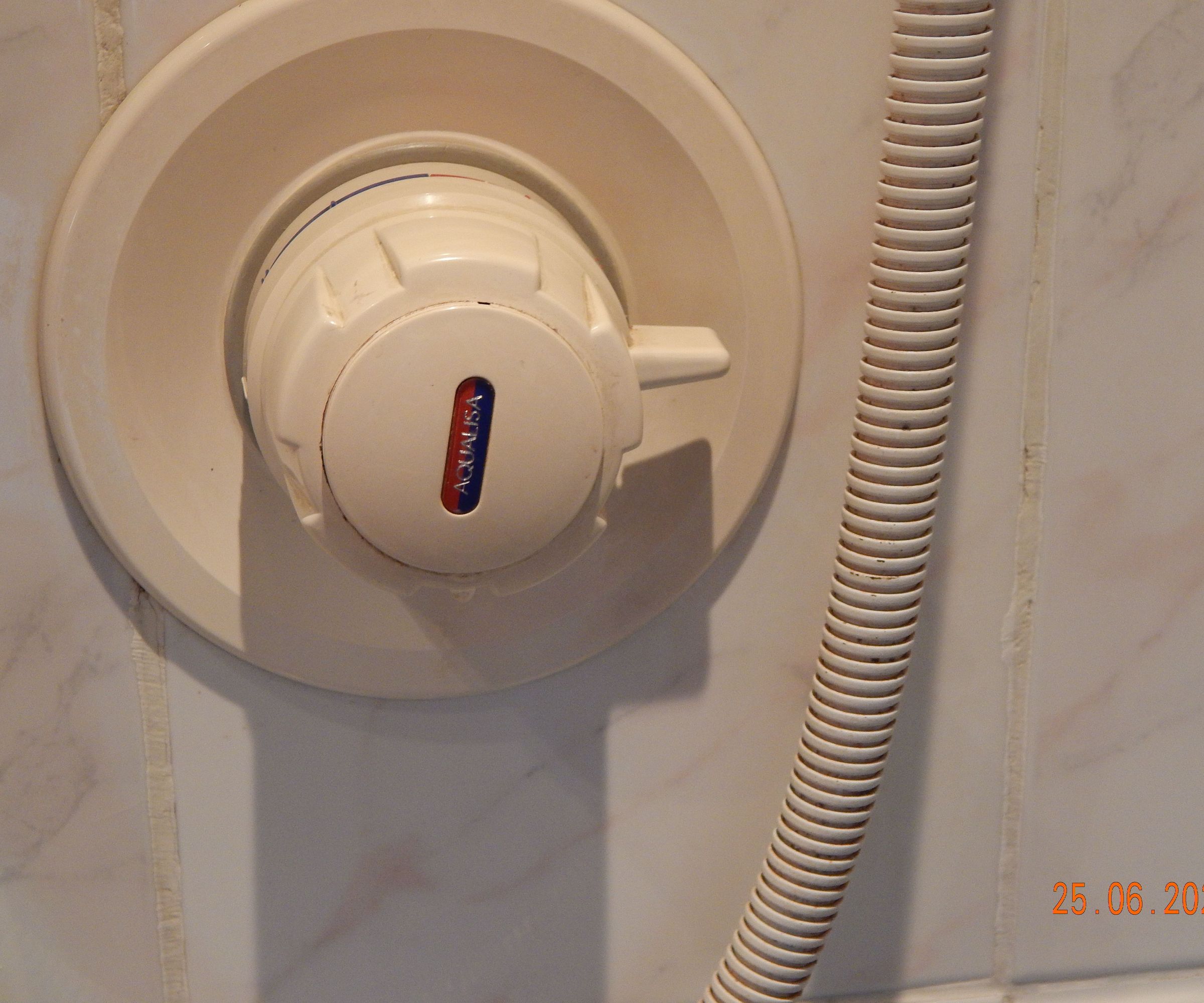Servicing an Aqualisa Aquavalve 605/405 Thermostatic Shower Valve (Old Style)
