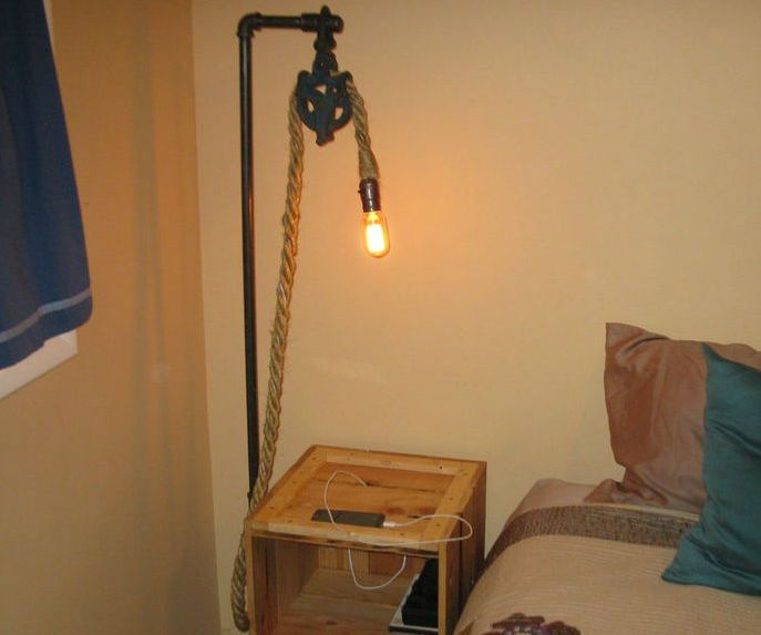 Rustic Pallet Nightstand With Lamp 
