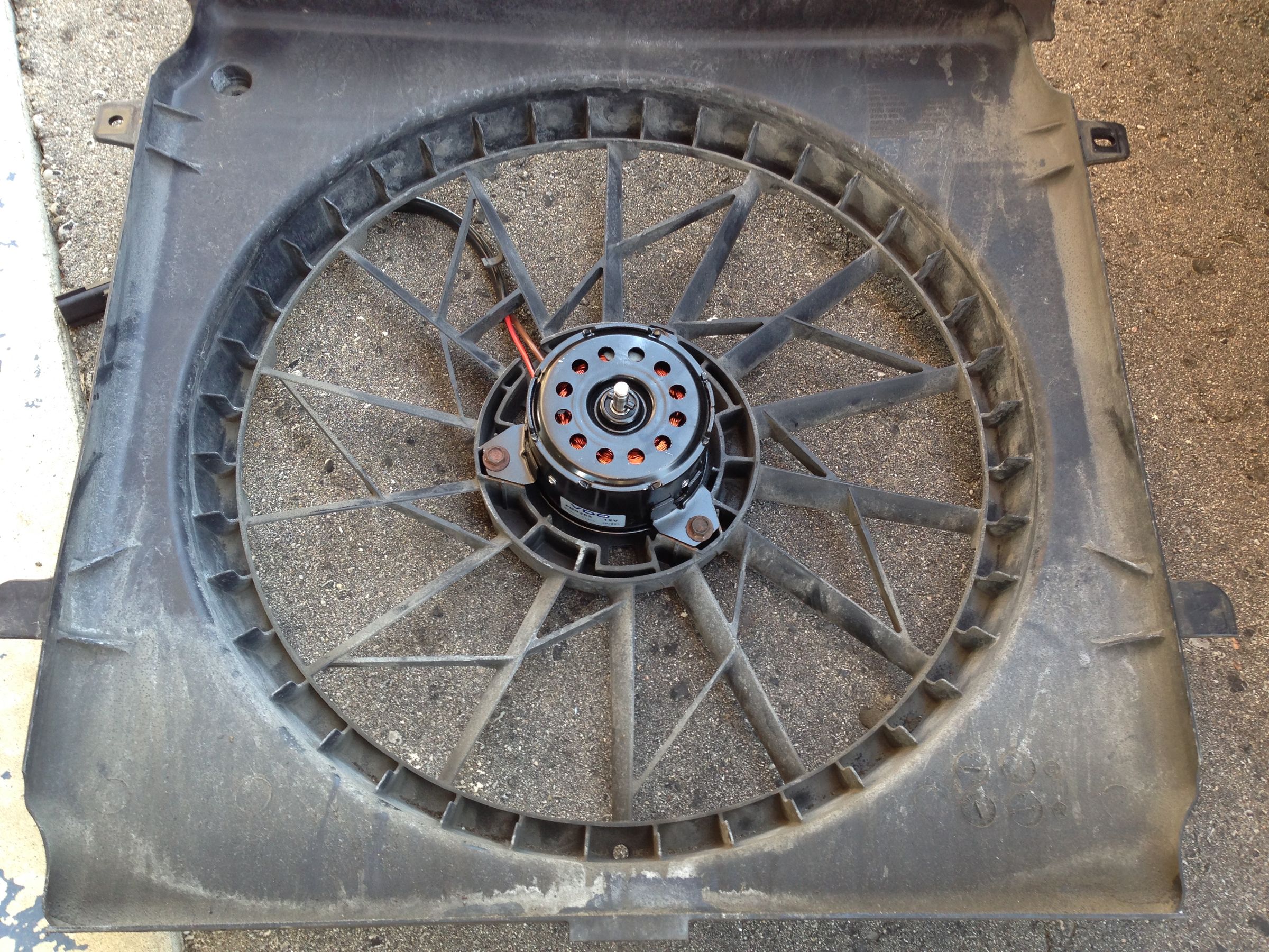 15 Minutes Jeep Liberty Cooling Fan Motor Replacement : 5 Steps