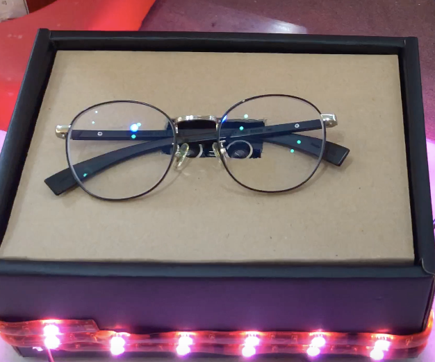 Intelligent Glasses Case