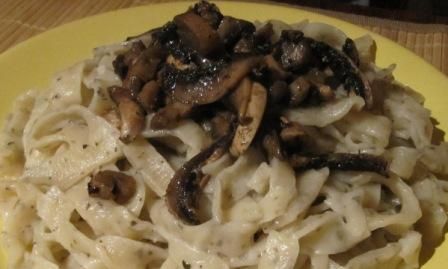 Vegan Pasta With Garlic and Basil