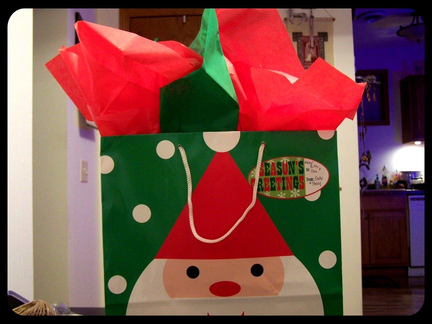 How to Make a Gift Bag Attractive