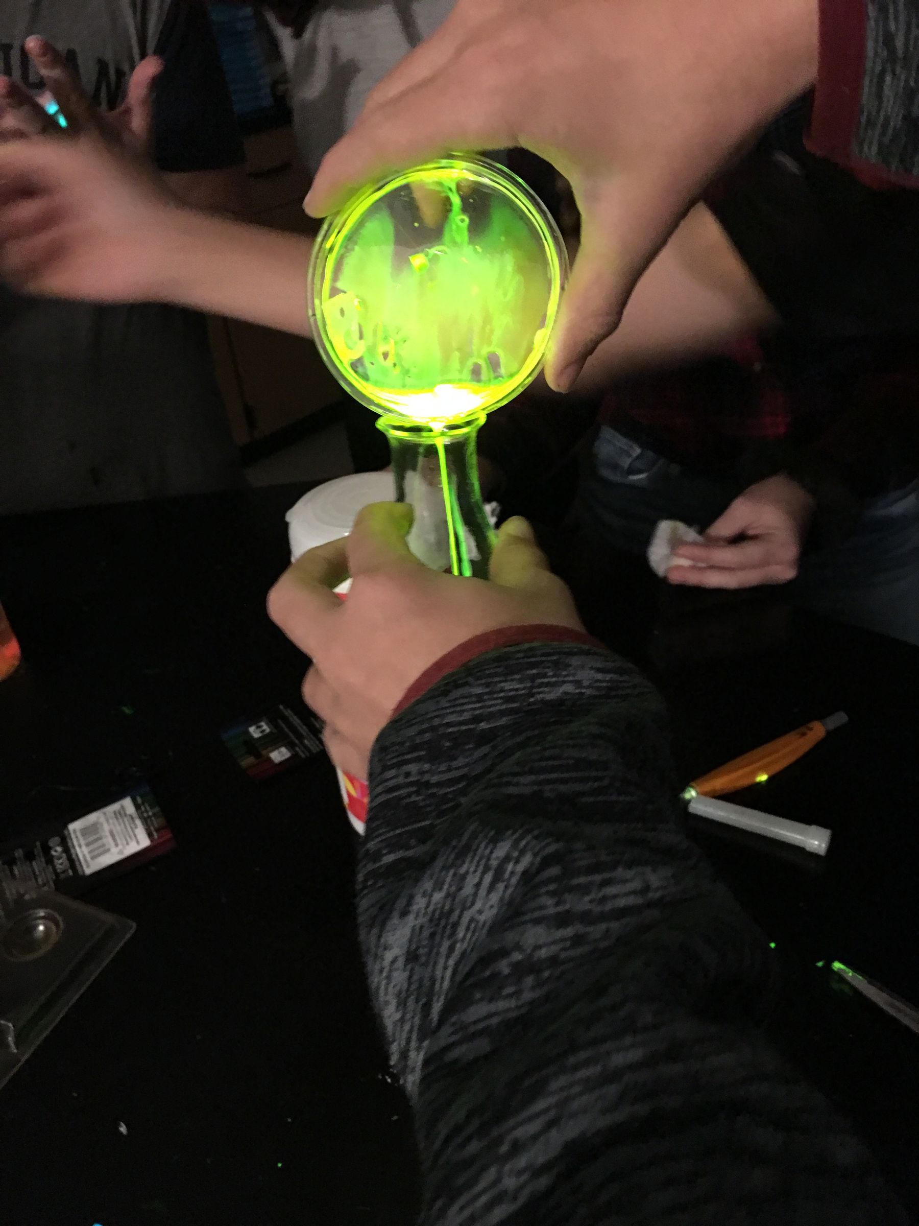 Glowstick Dissection and Painting 7 Steps (with Pictures) Instructables