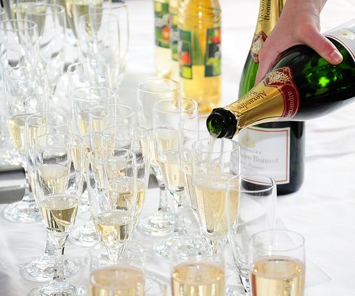 Why Wedding Tablecloths Are Out of the Blue in Style